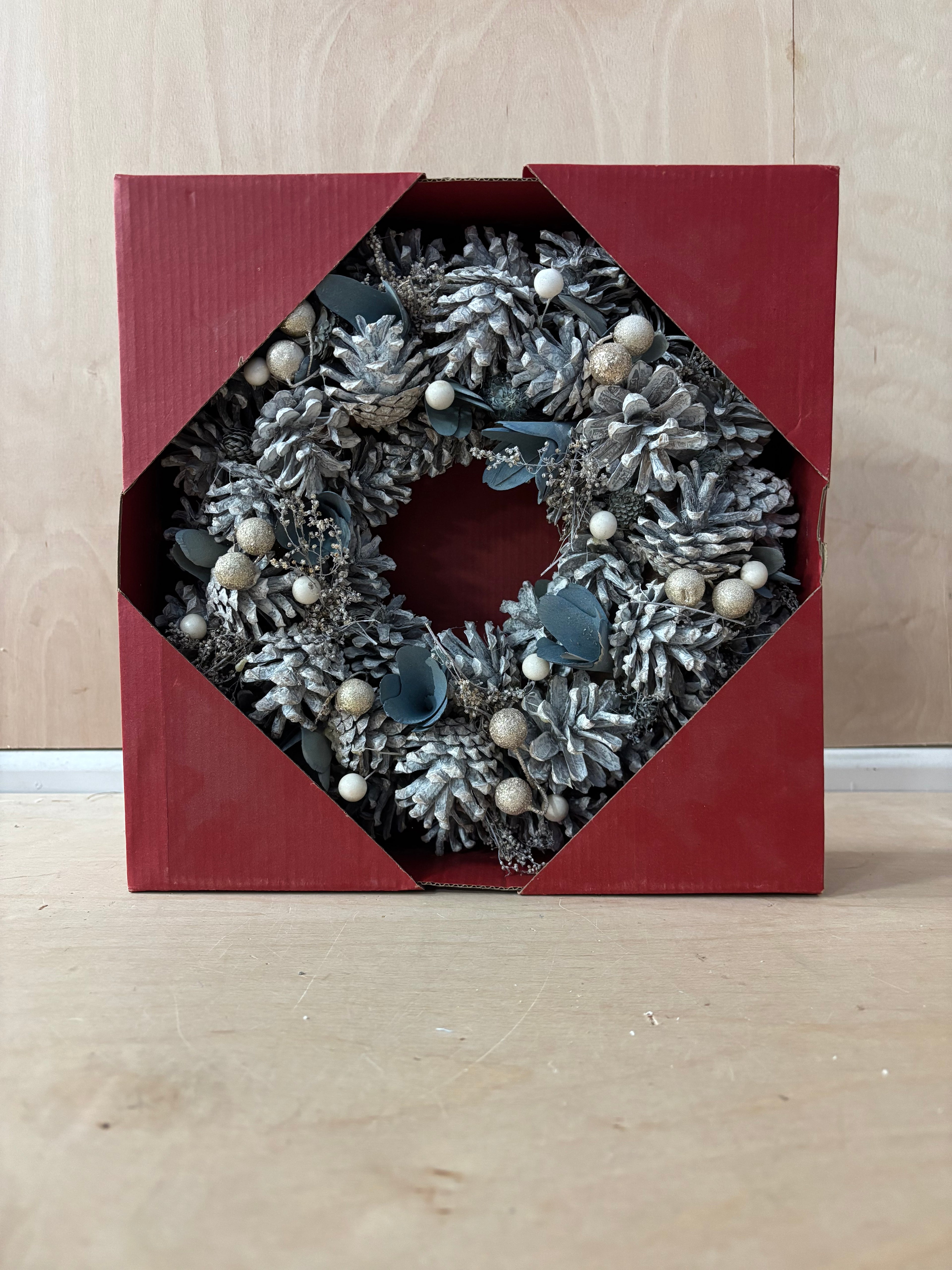 Christmas wreath boxed sage & white