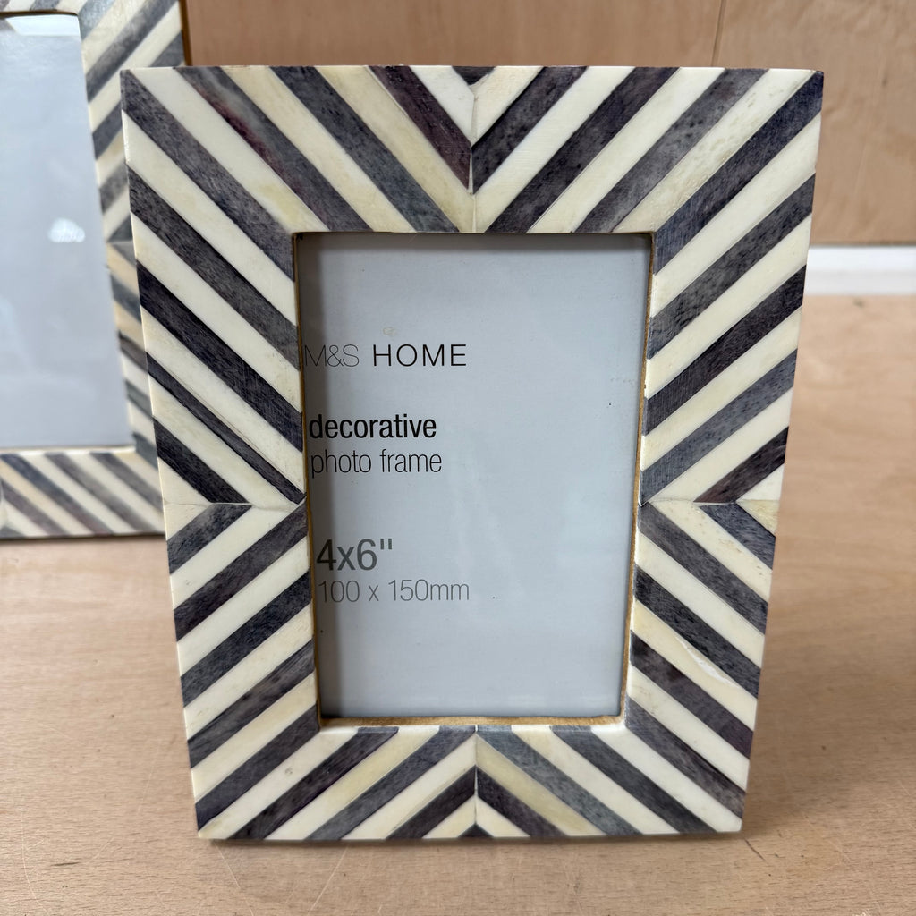 M&S home decorative black & white frames pair 5x7" - 4x6"