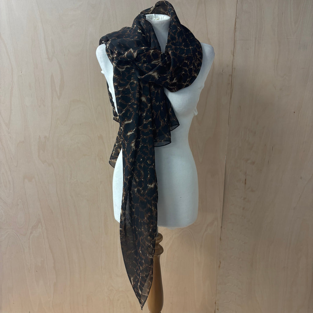 Vintage old label atmosphere animal print scarf