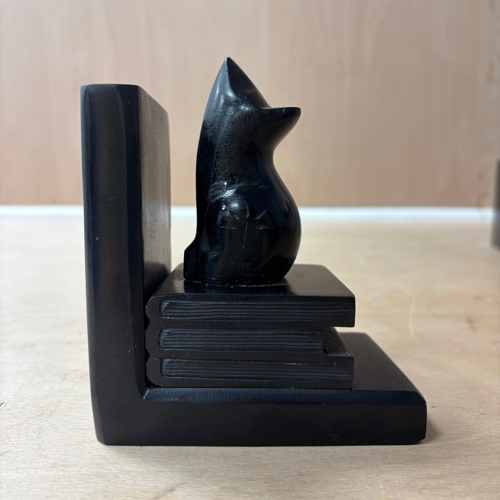 Cat and mouse designed bookends