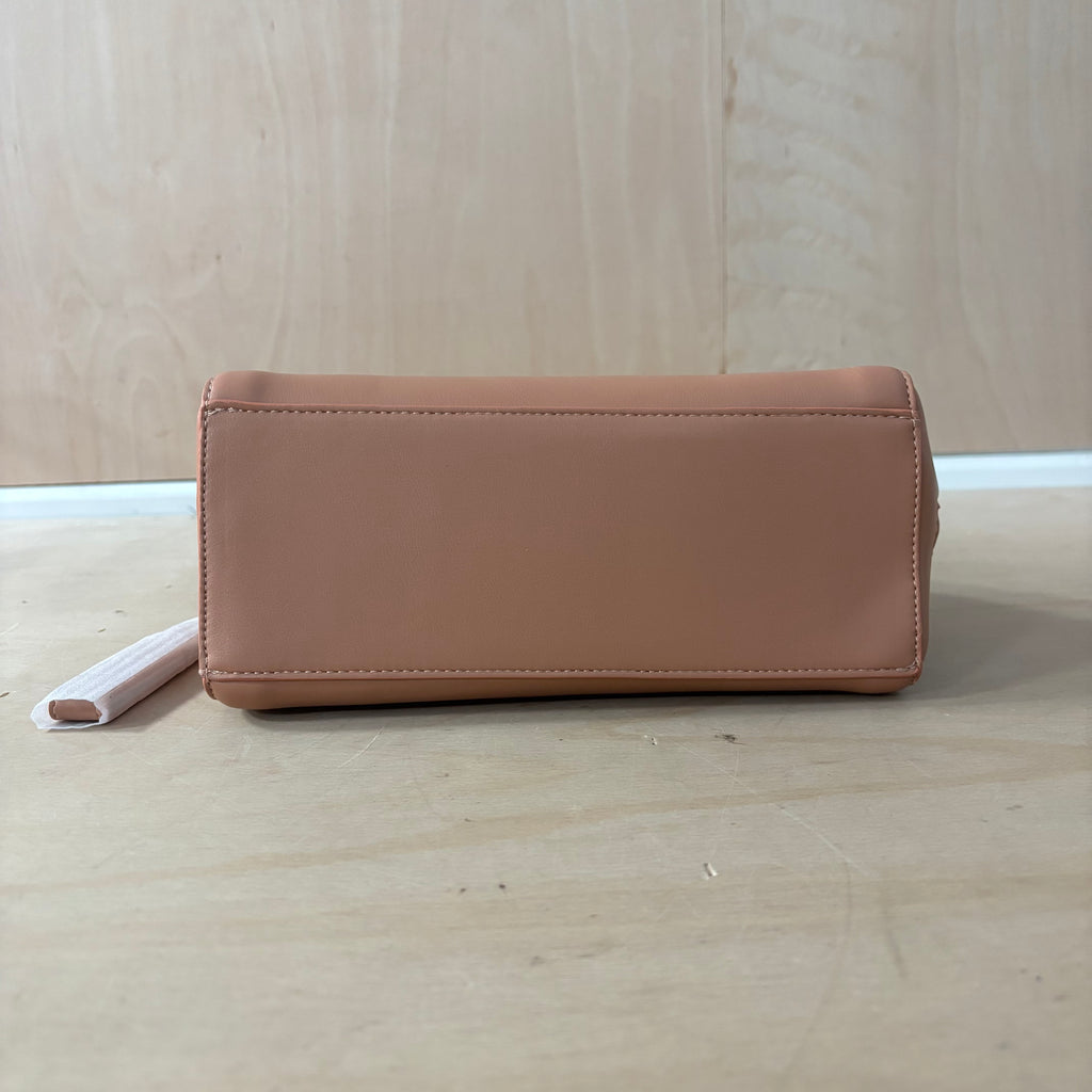 Stackers wave wash bag in wave desert