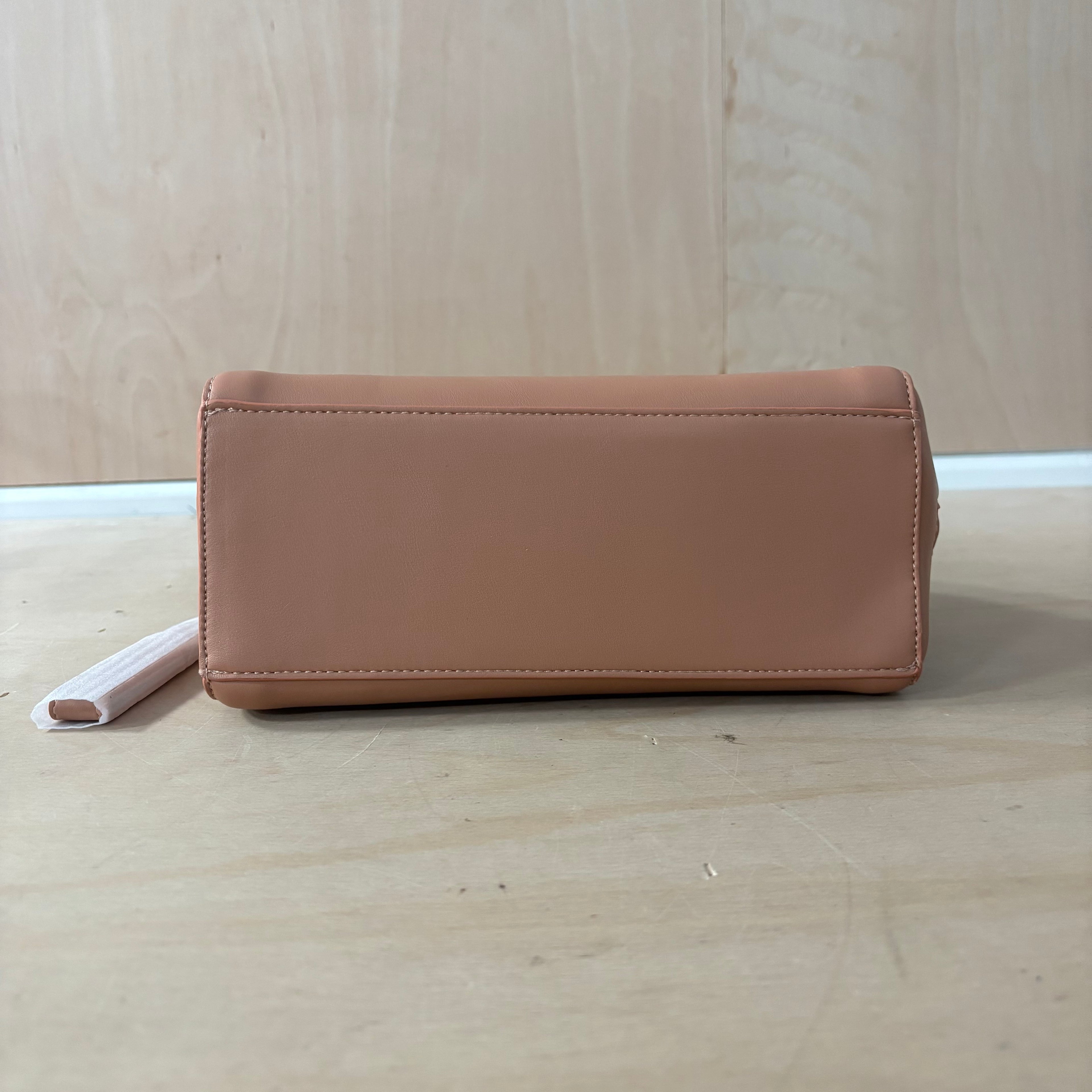 Stackers wave wash bag in wave desert