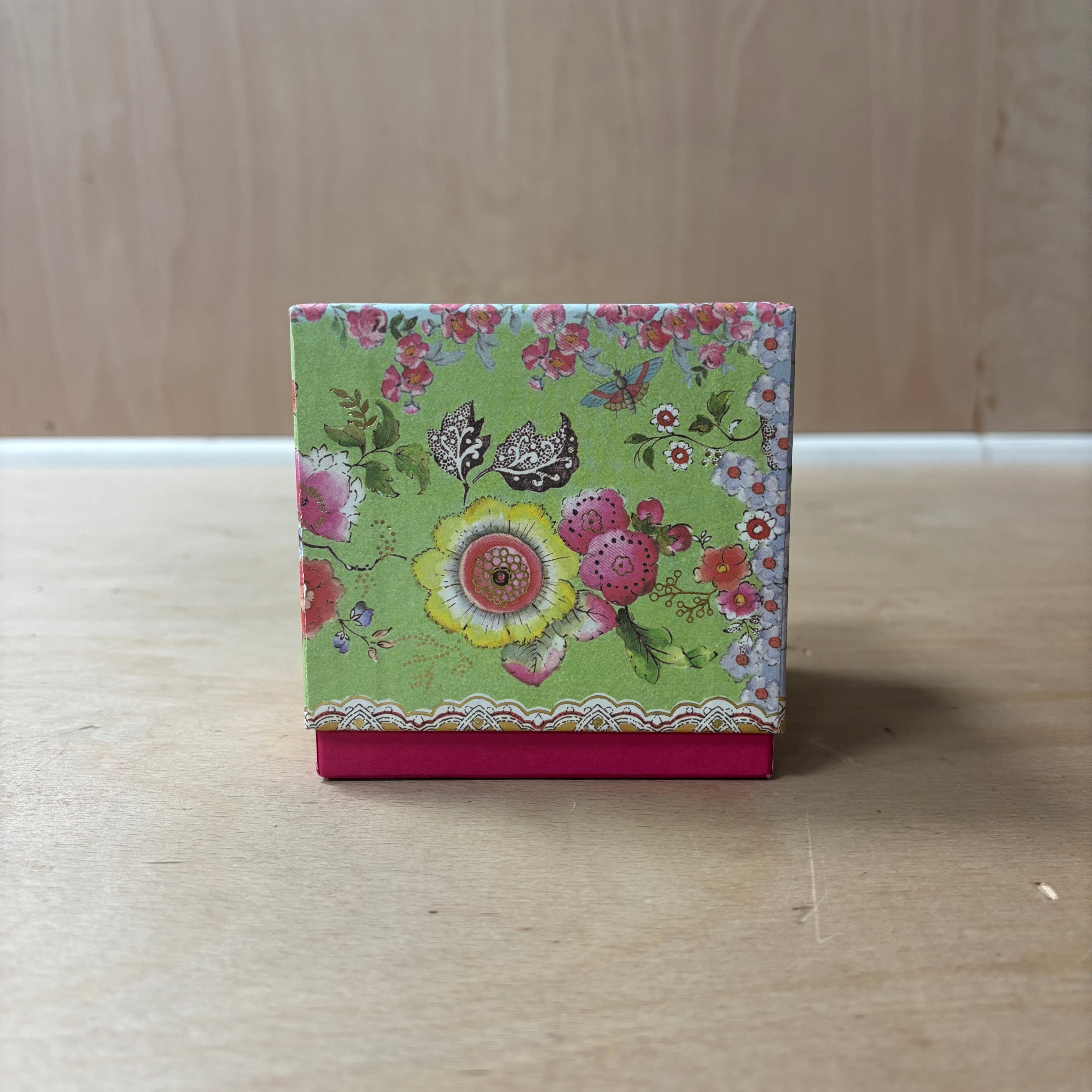 Wedgwood archive collection pink cameo fine bone china mug original box