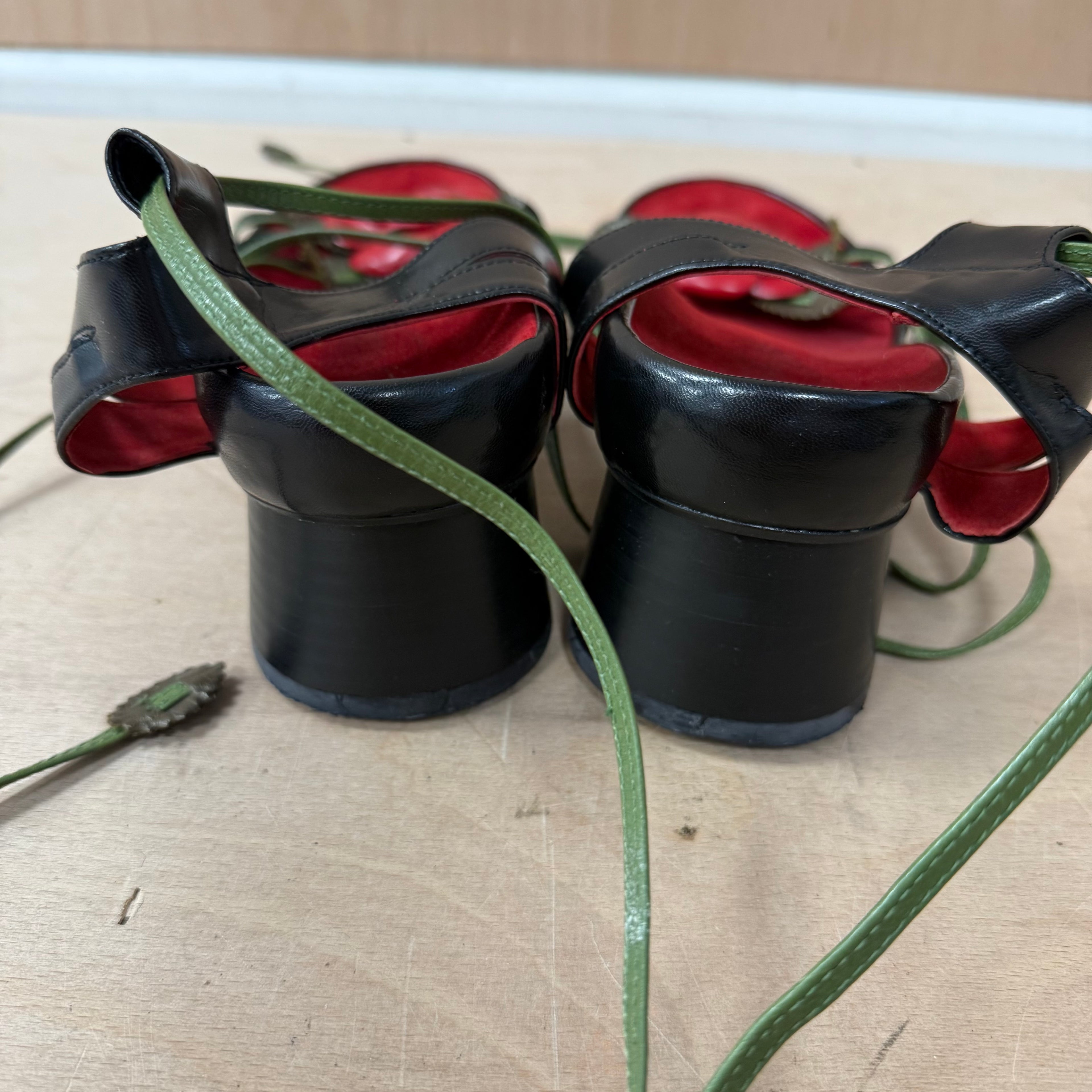 Shellys leather rose detailed circular heels size 6 UK