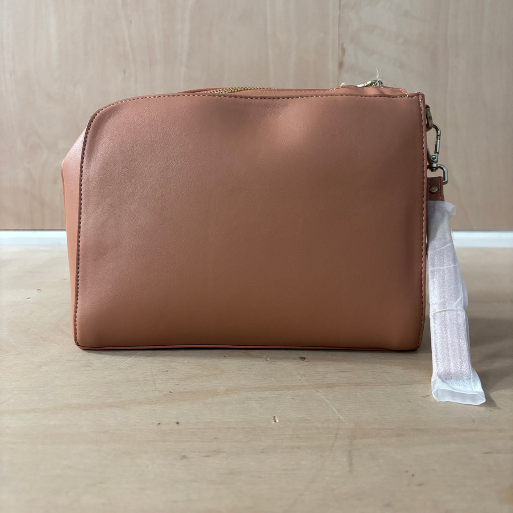 Stackers wave wash bag in wave desert