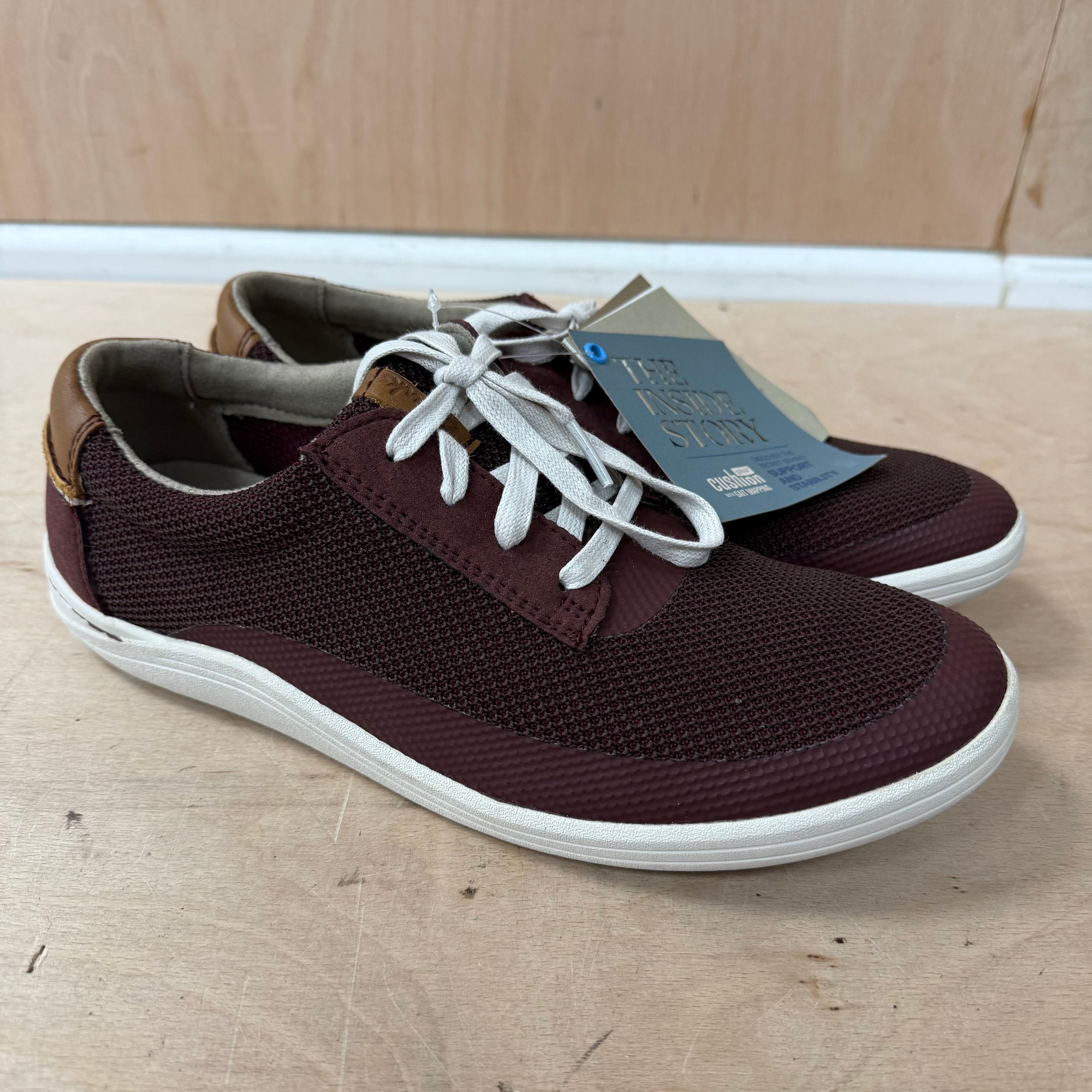 Clarks mapped edge burgundy lace up trainers size 8 UK brand new