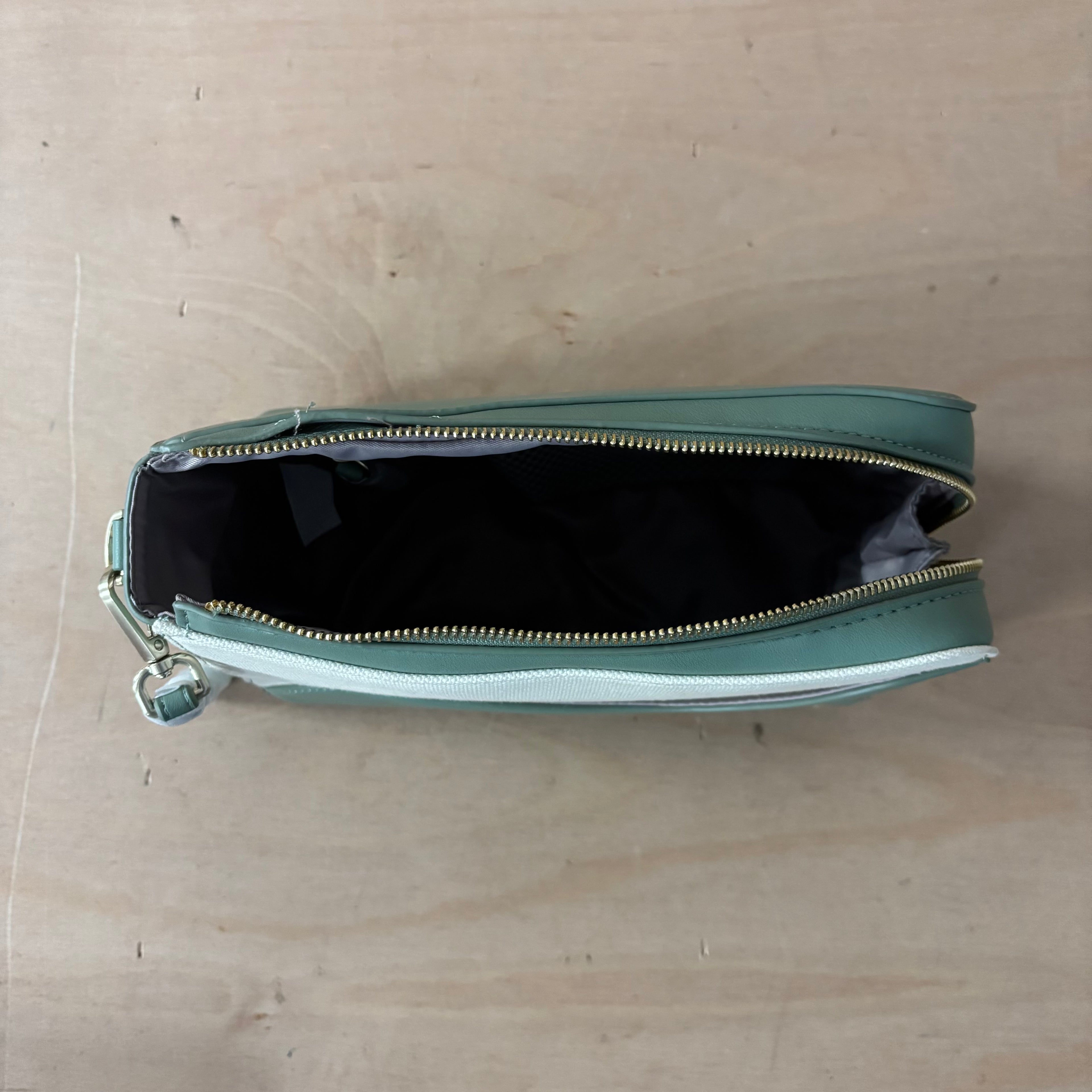 Stackers wave wash bag in wave green