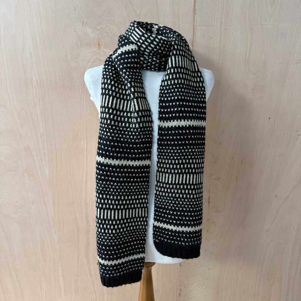 Cedar wood state men's scarf