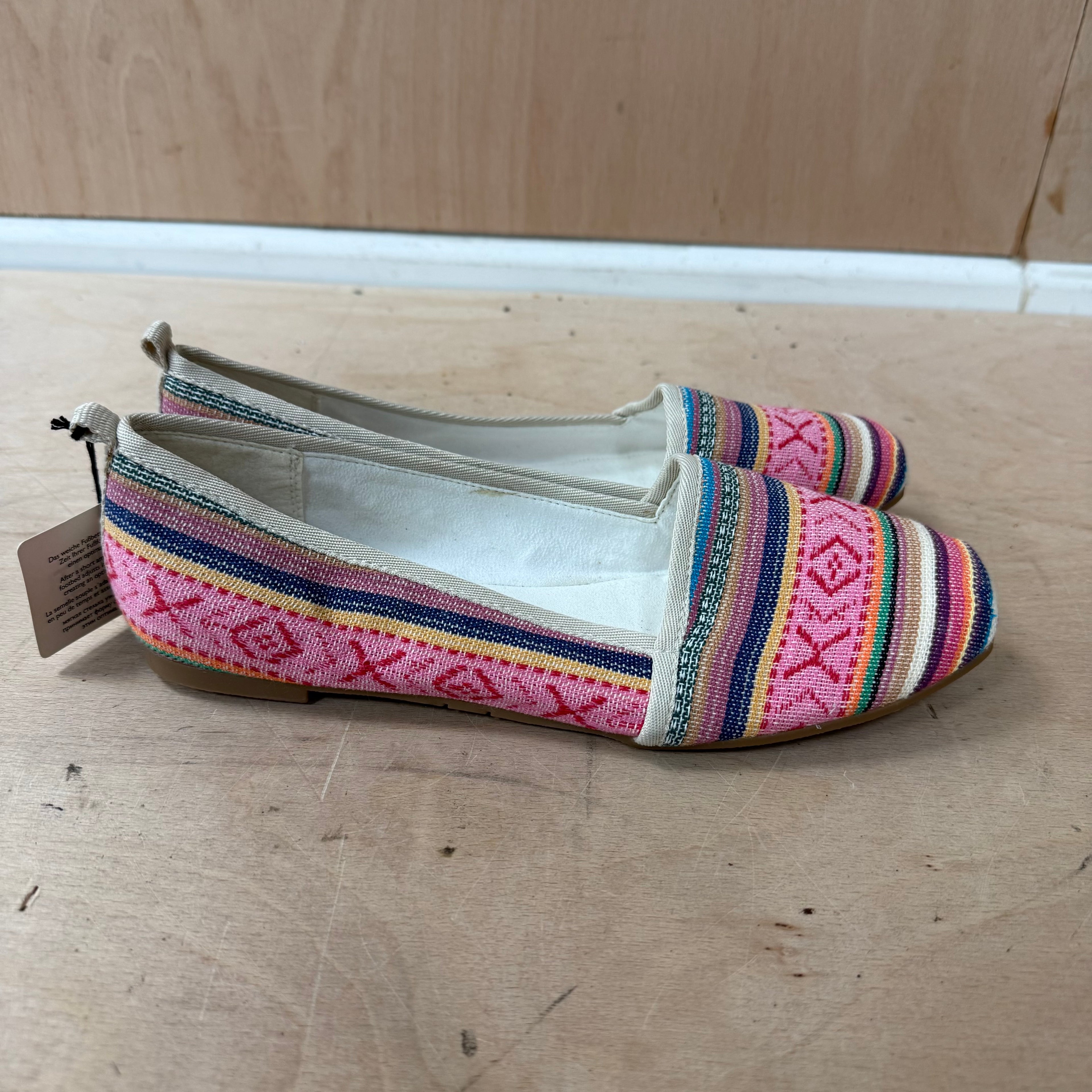 Tamaris trend slip on shoes bright colourful flats size 6