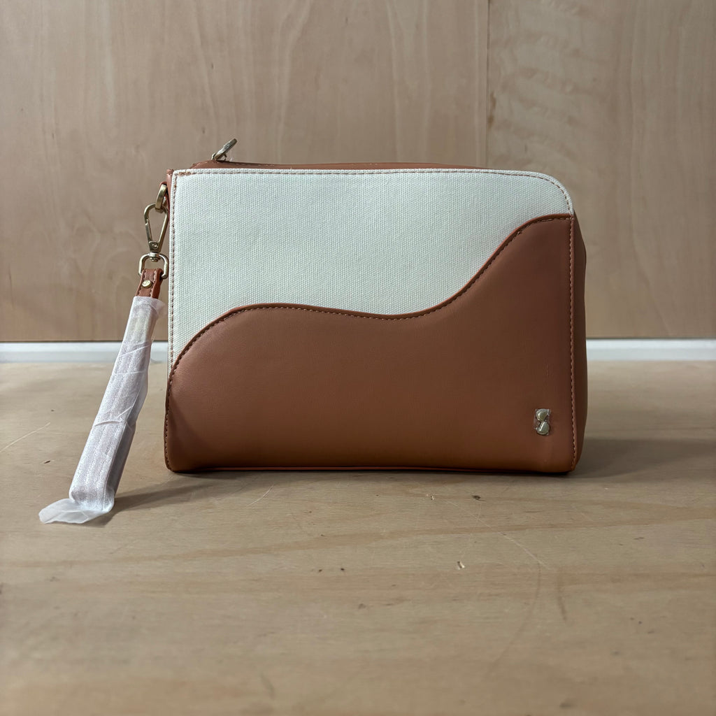 Stackers wave wash bag in wave desert