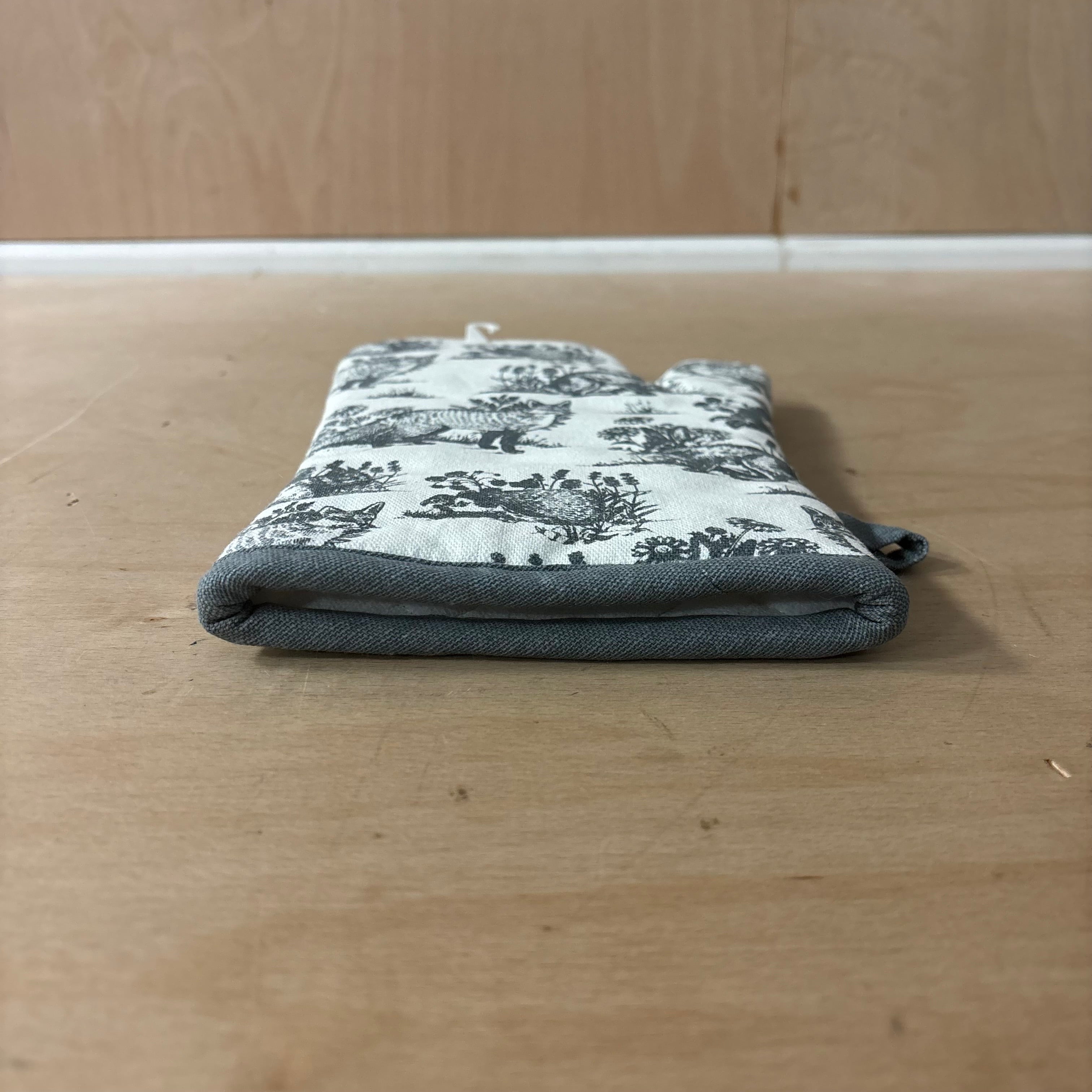 Woodland forest oven glove