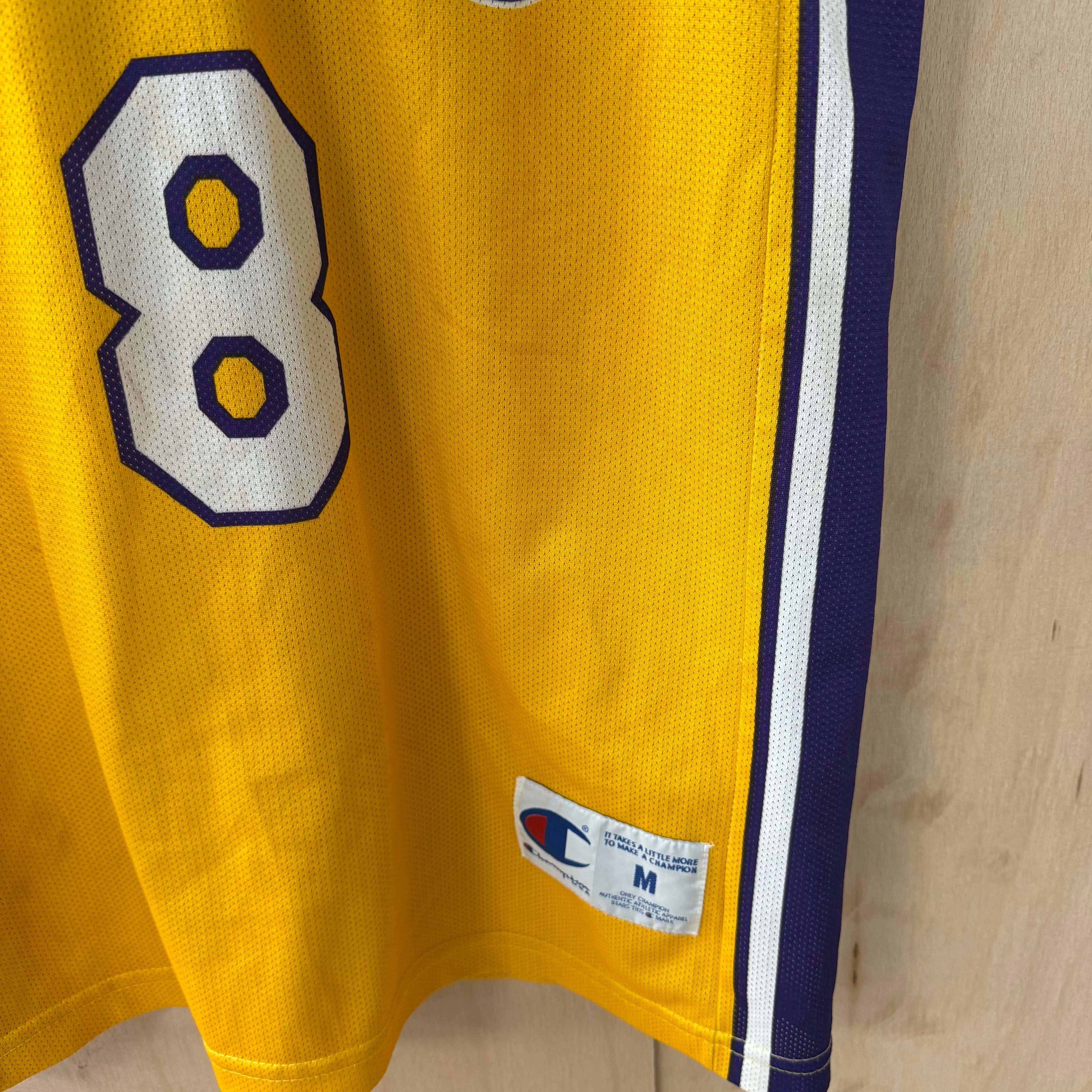 Champion vintage lakers jersey kobe bryant #8 true vintage size medium