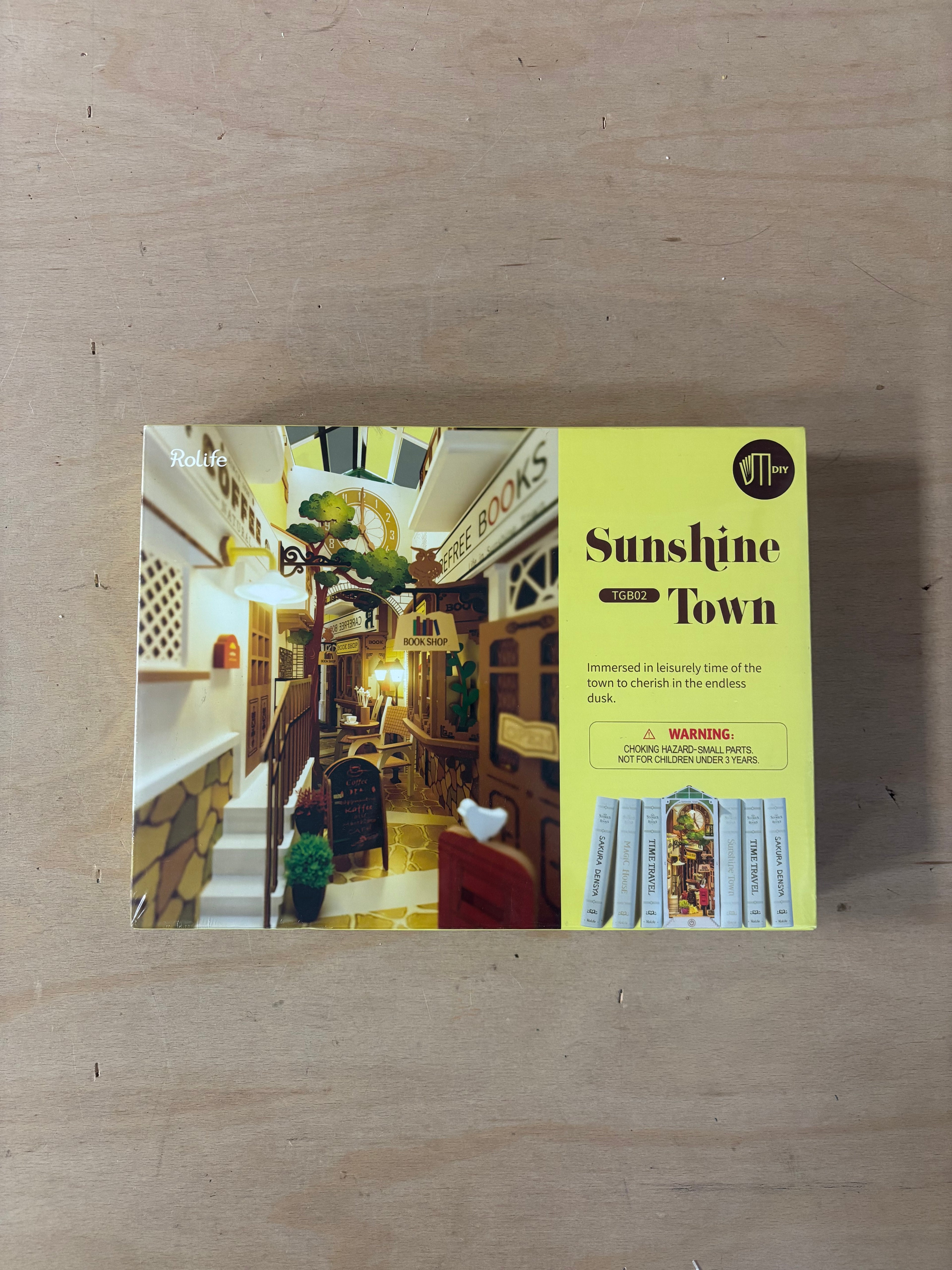 Rolife 3D creative bookends sunshine town