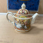 Sadler classic collection dickens teapots x2 boxed