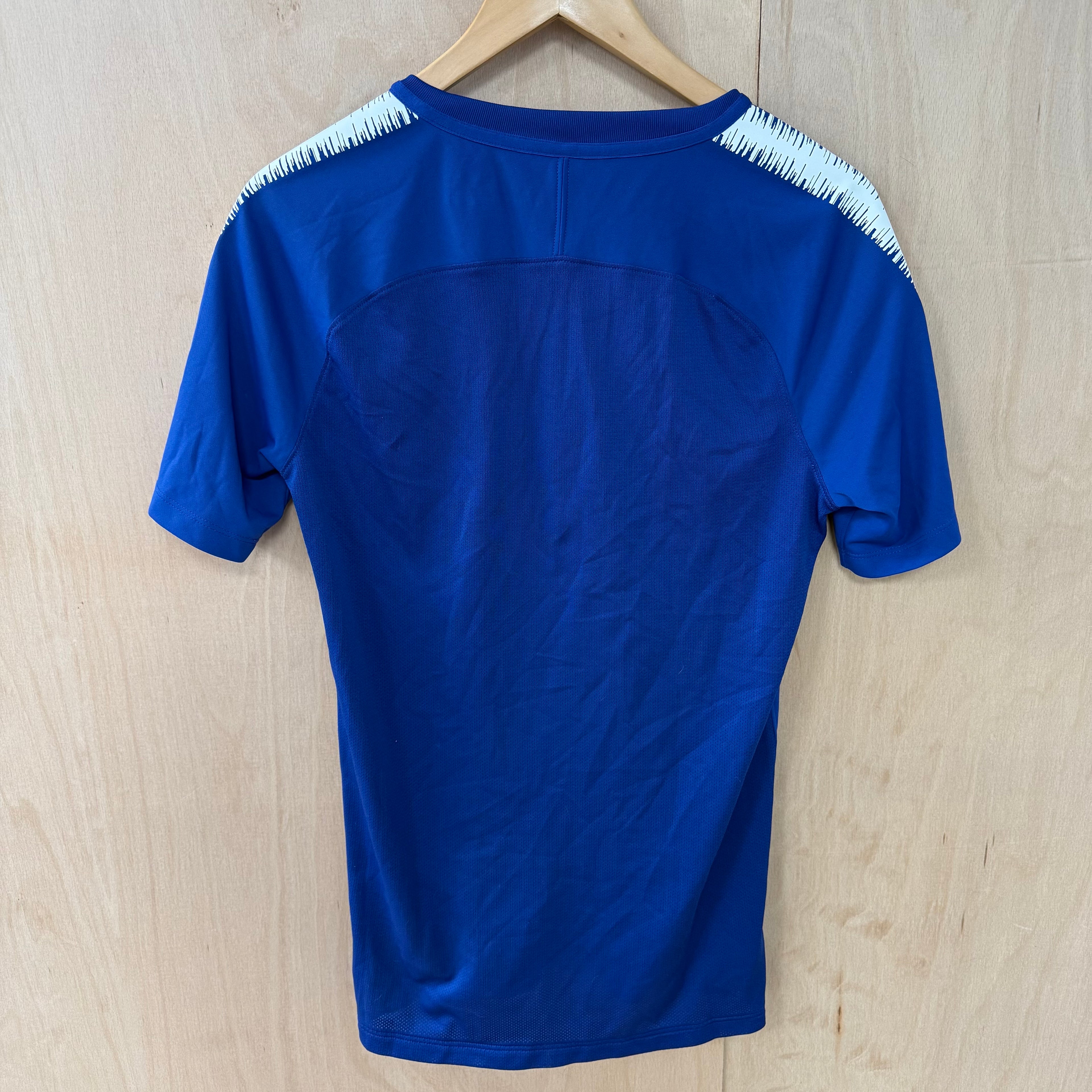 Chelsea 2018/19 training football shirt size medium