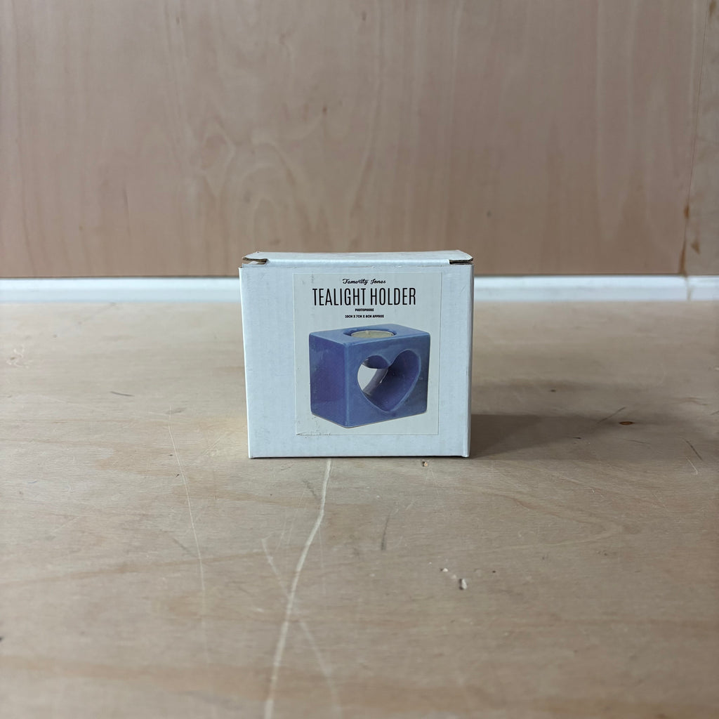 LOVE tealight holder