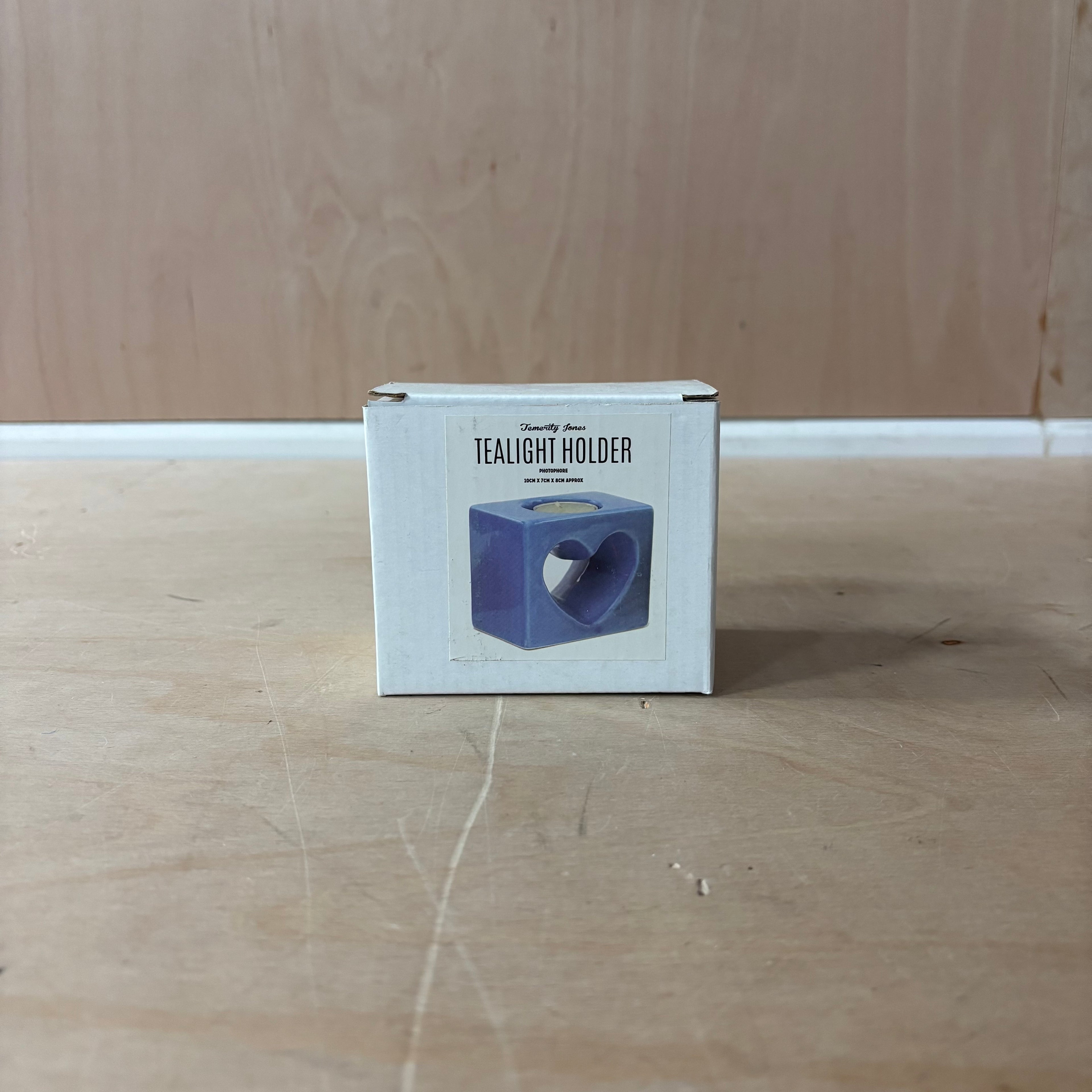 LOVE tealight holder