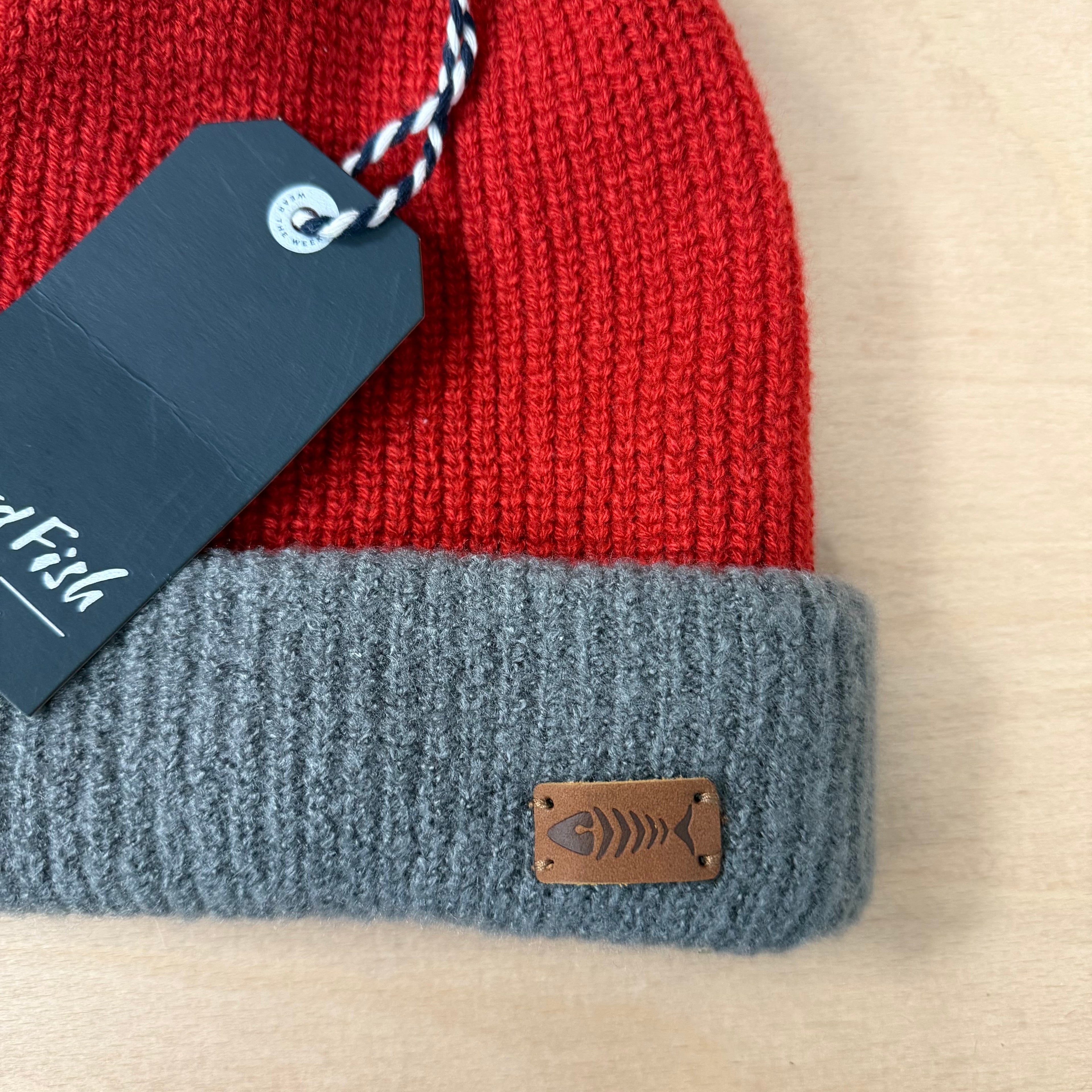 Weird fish men's beanie one size