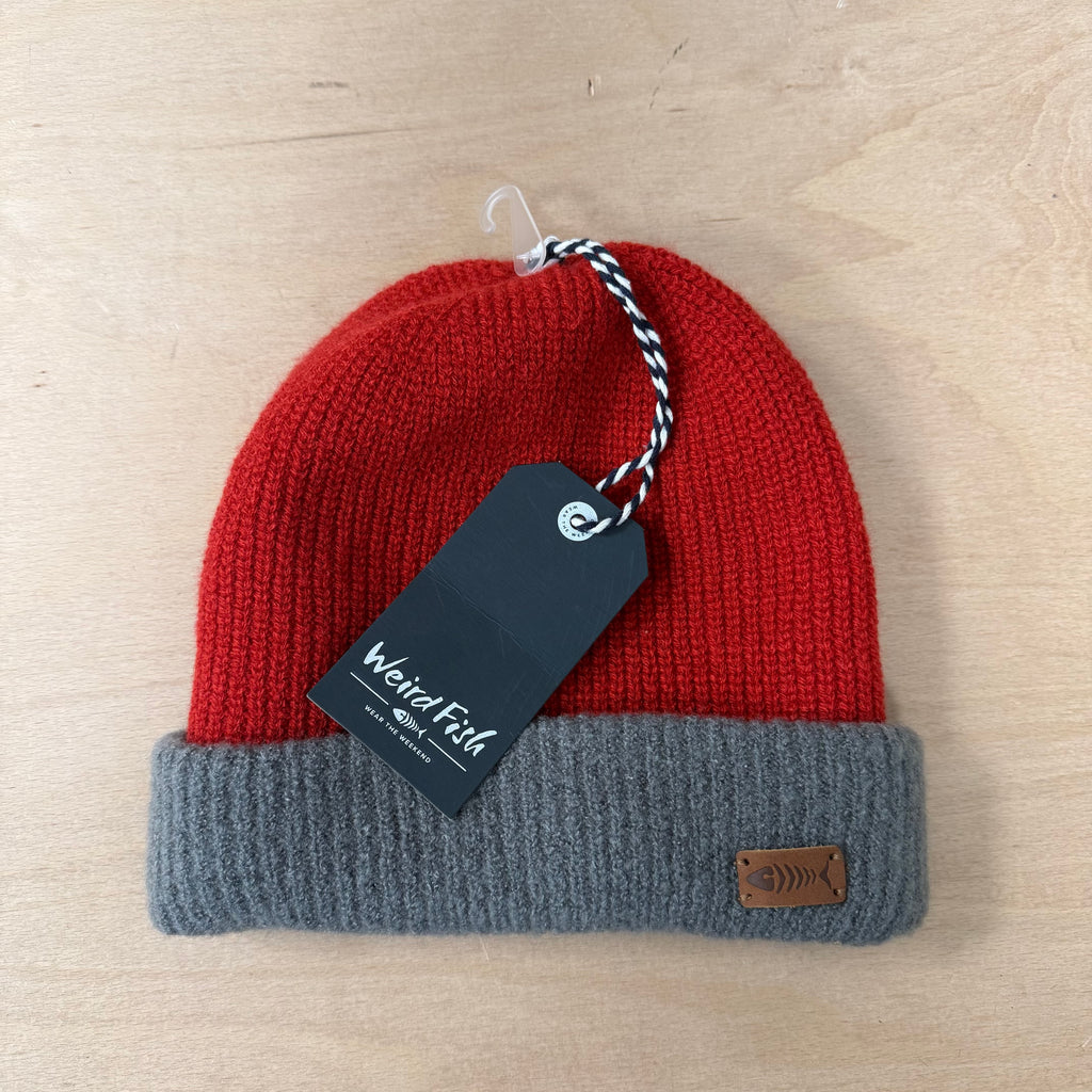 Weird fish men's beanie one size