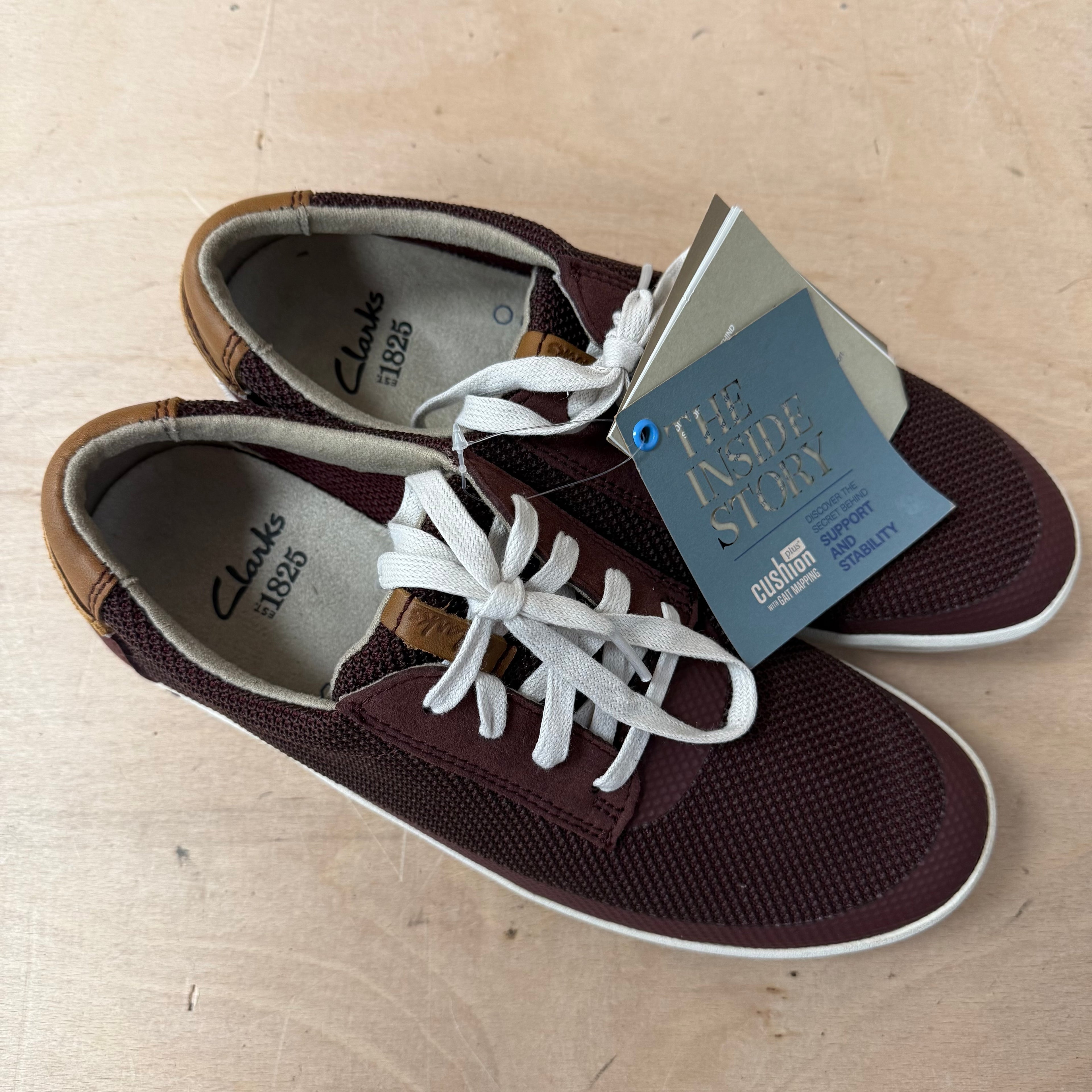 Clarks mapped edge burgundy lace up trainers size 8 UK brand new