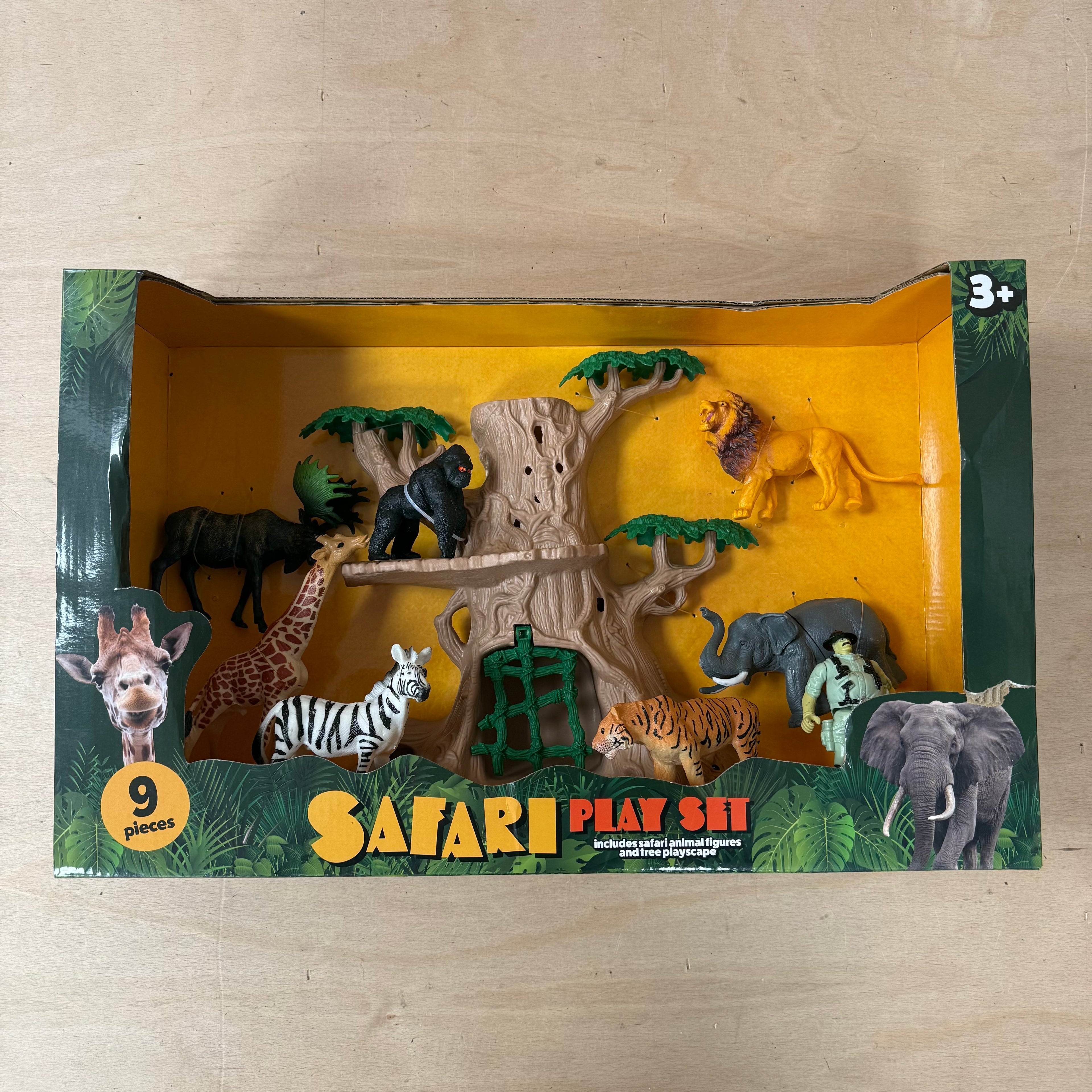 Kids safari play set 9 pieces animals new in box
