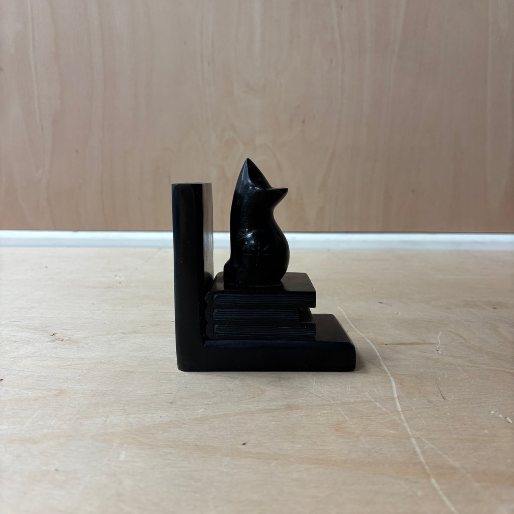 Cat and mouse designed bookends