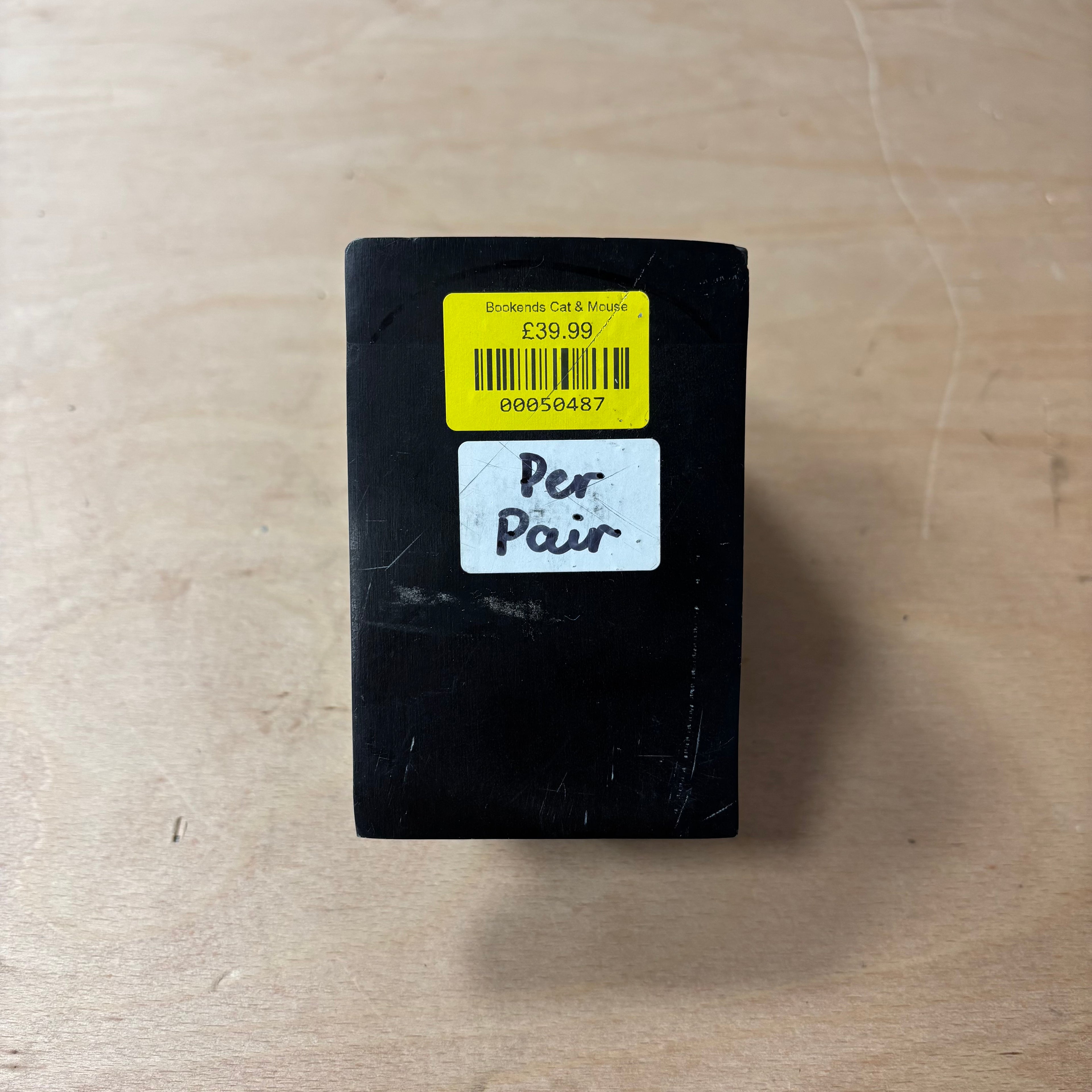 Cat and mouse designed bookends