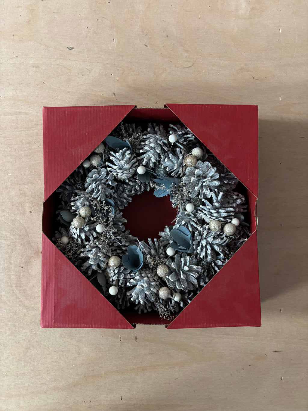 Christmas wreath boxed sage & white