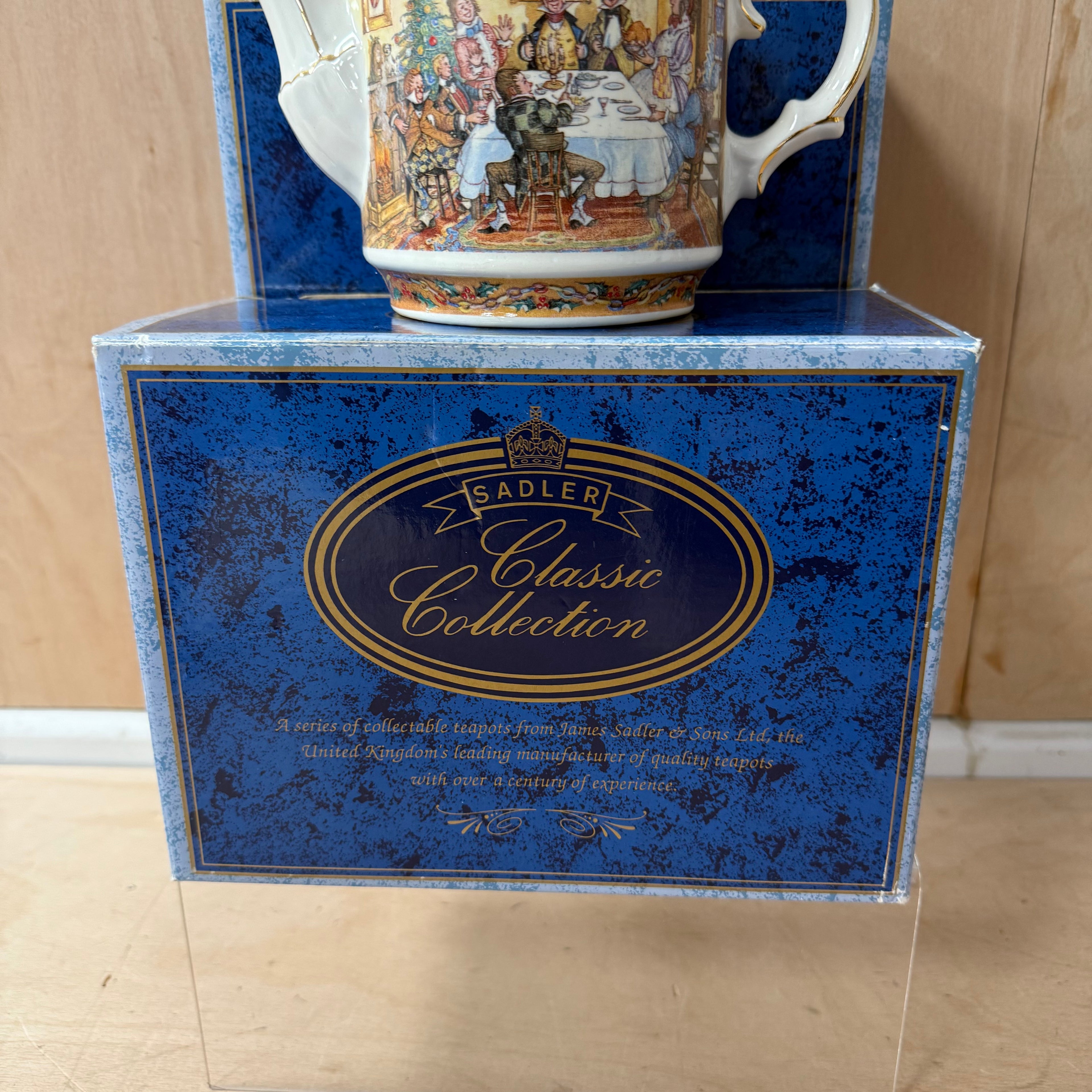 Sadler classic collection dickens teapots x2 boxed