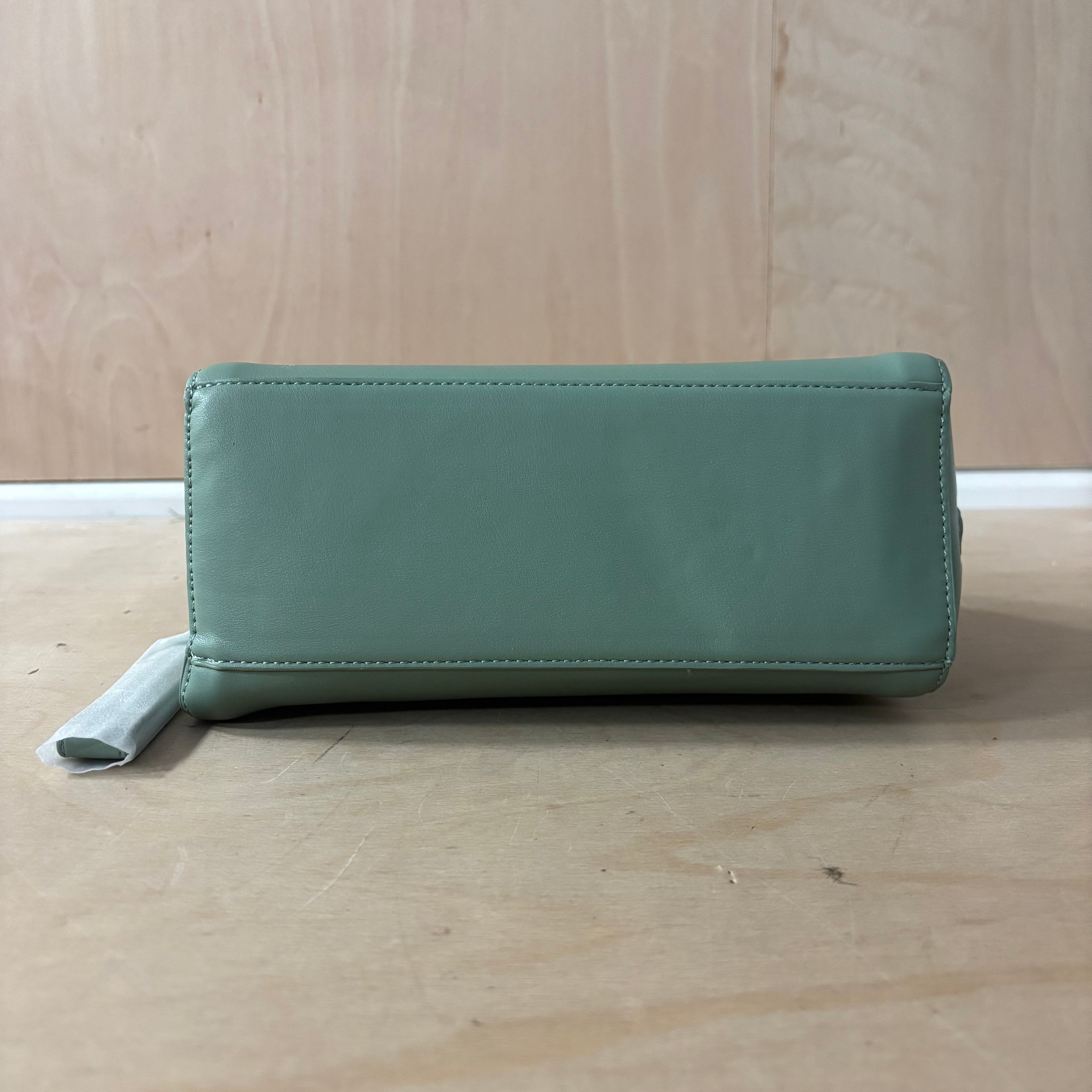 Stackers wave wash bag in wave green