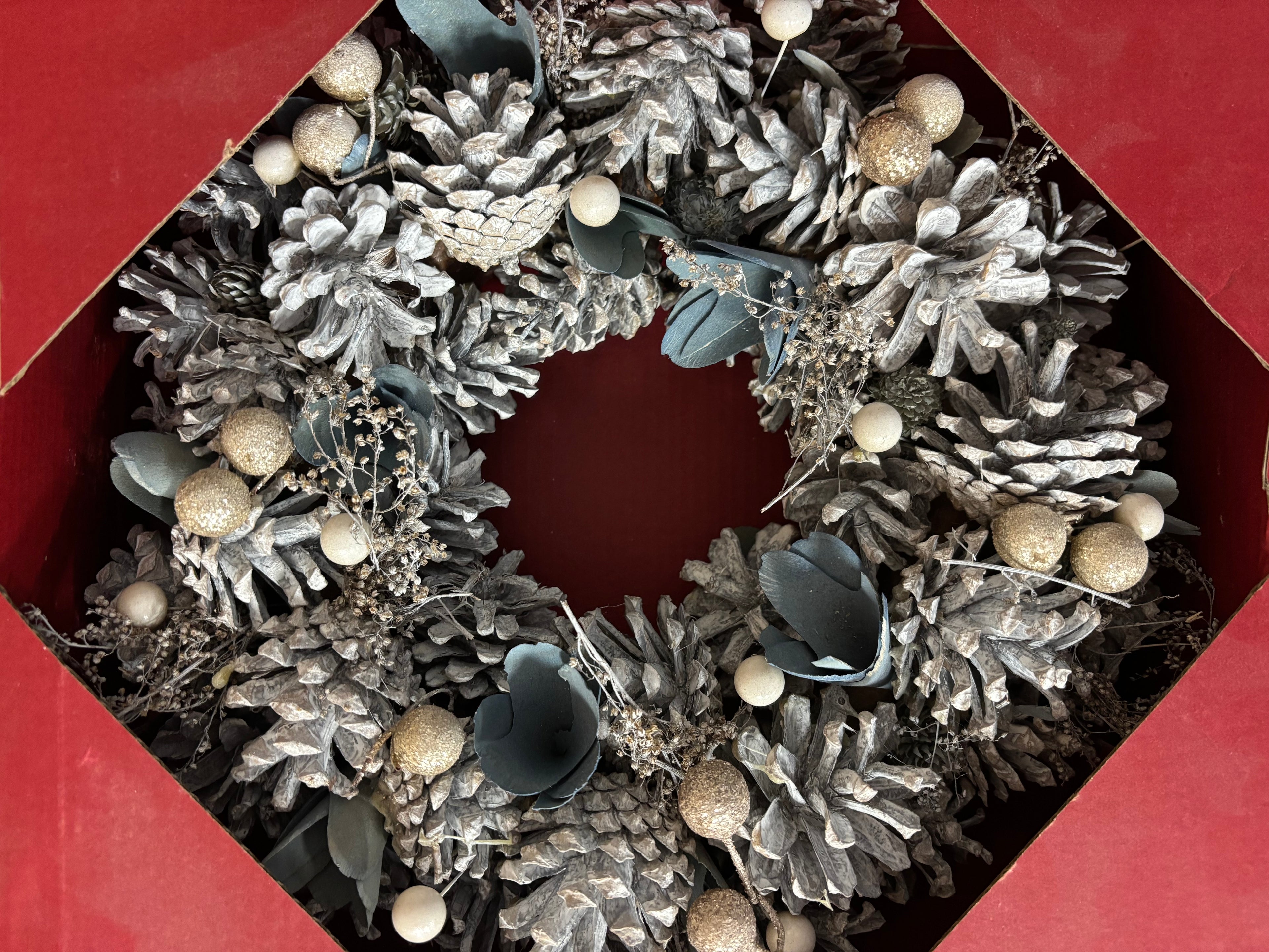 Christmas wreath boxed sage & white