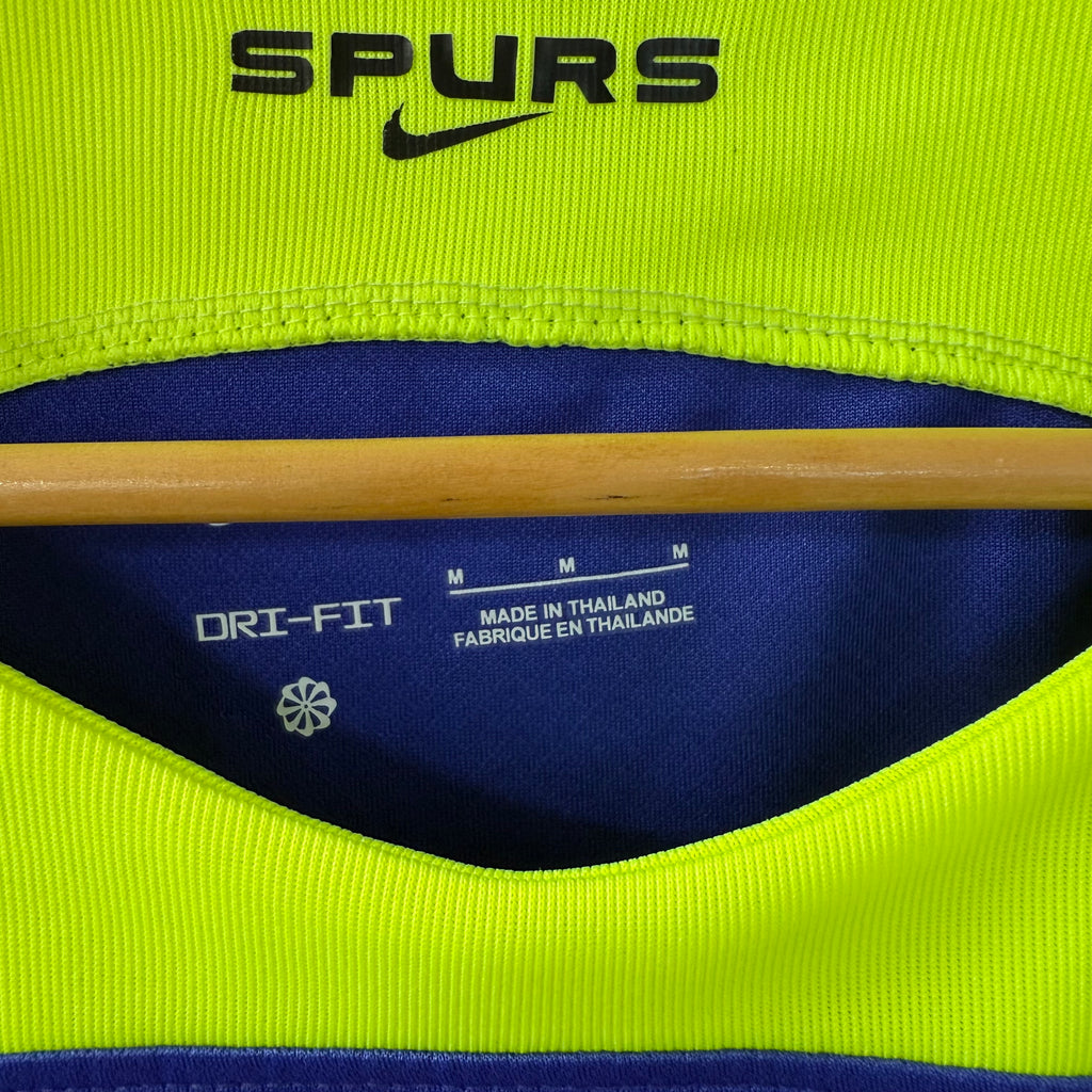 Tottenham hotspur nike 22/23 dri fit football shirt size medium