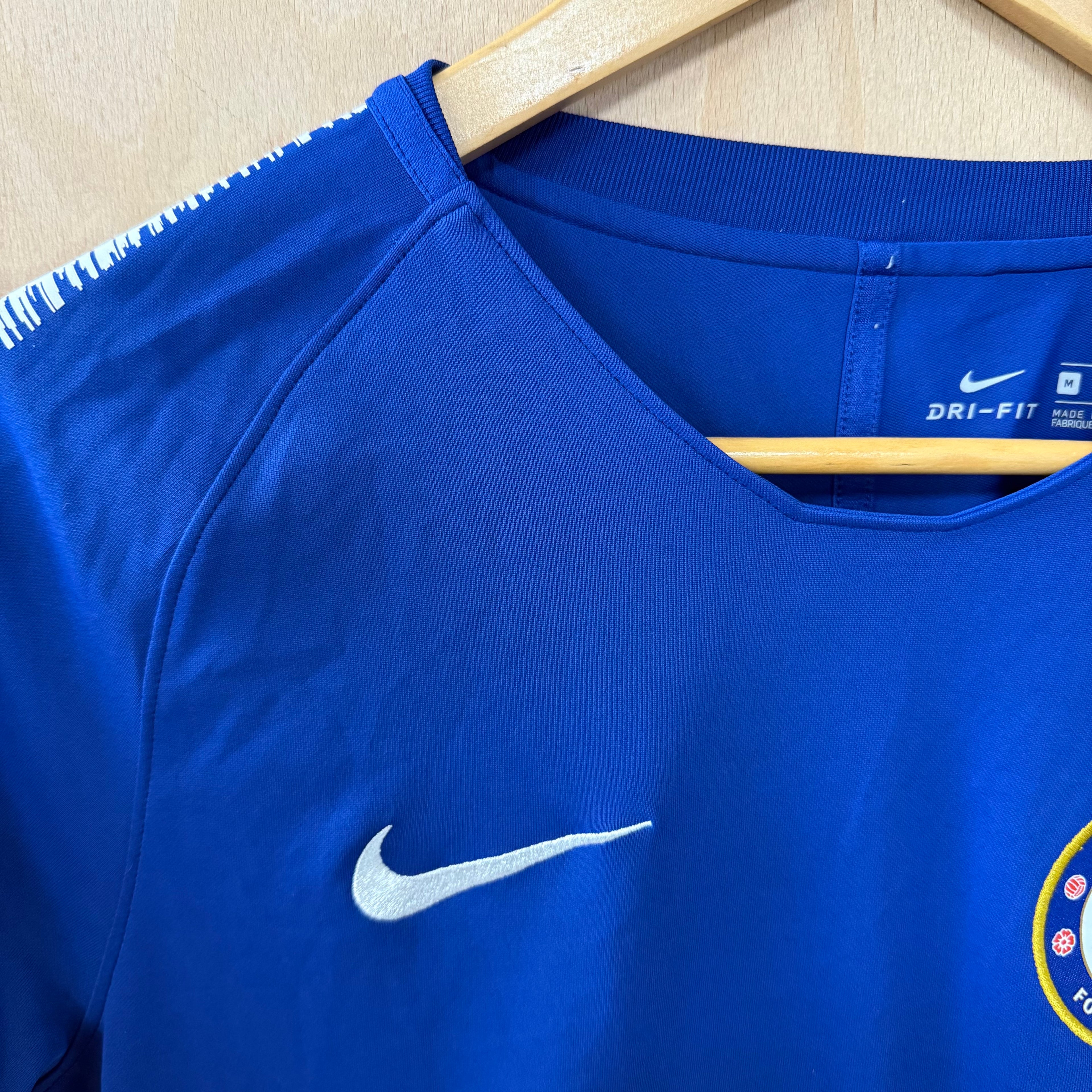 Chelsea 2018/19 training football shirt size medium