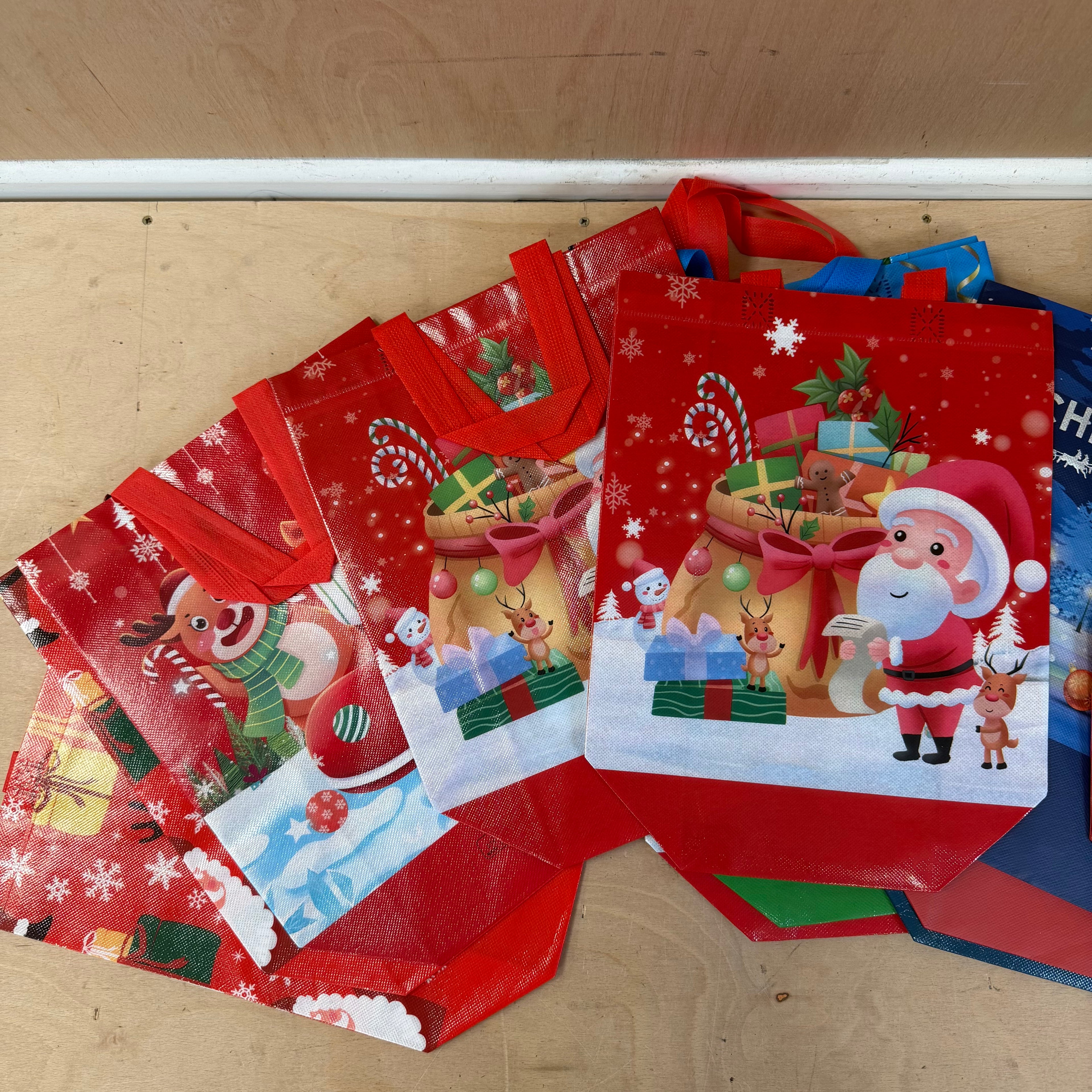 Bundle of x19 vintage christmas gift bags