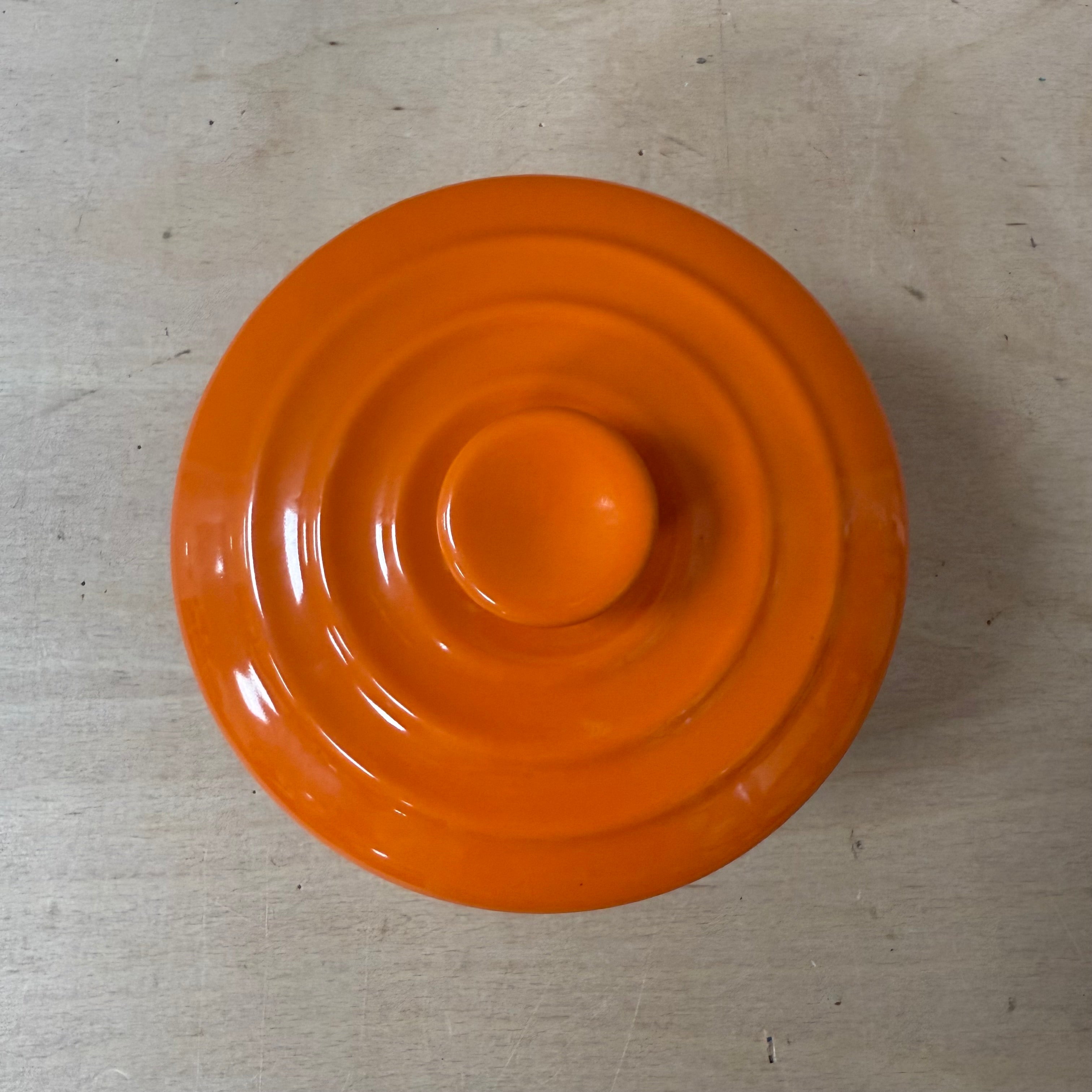 Le creuset orange stoneware jar + lid 0.8L