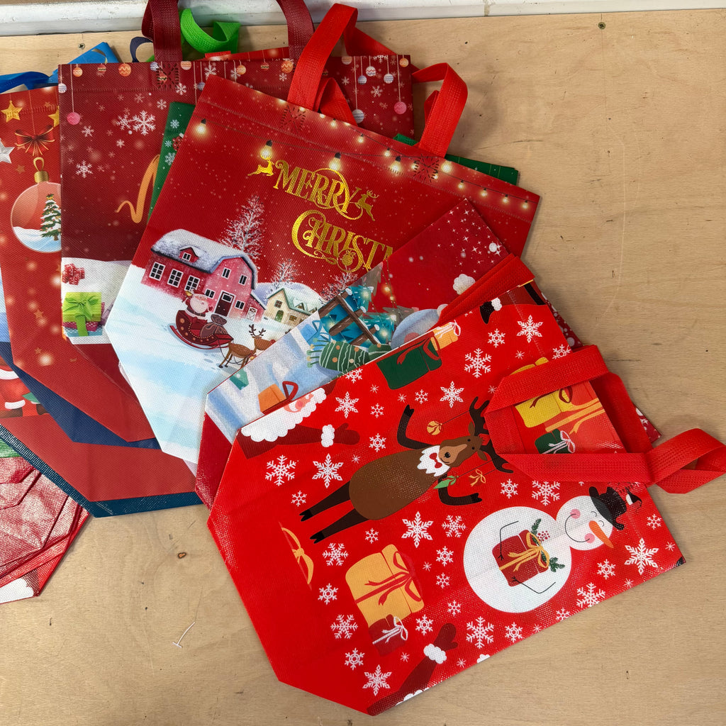 Bundle of x19 vintage christmas gift bags