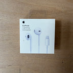Apple EarPods lightening connector A1748 new in box
