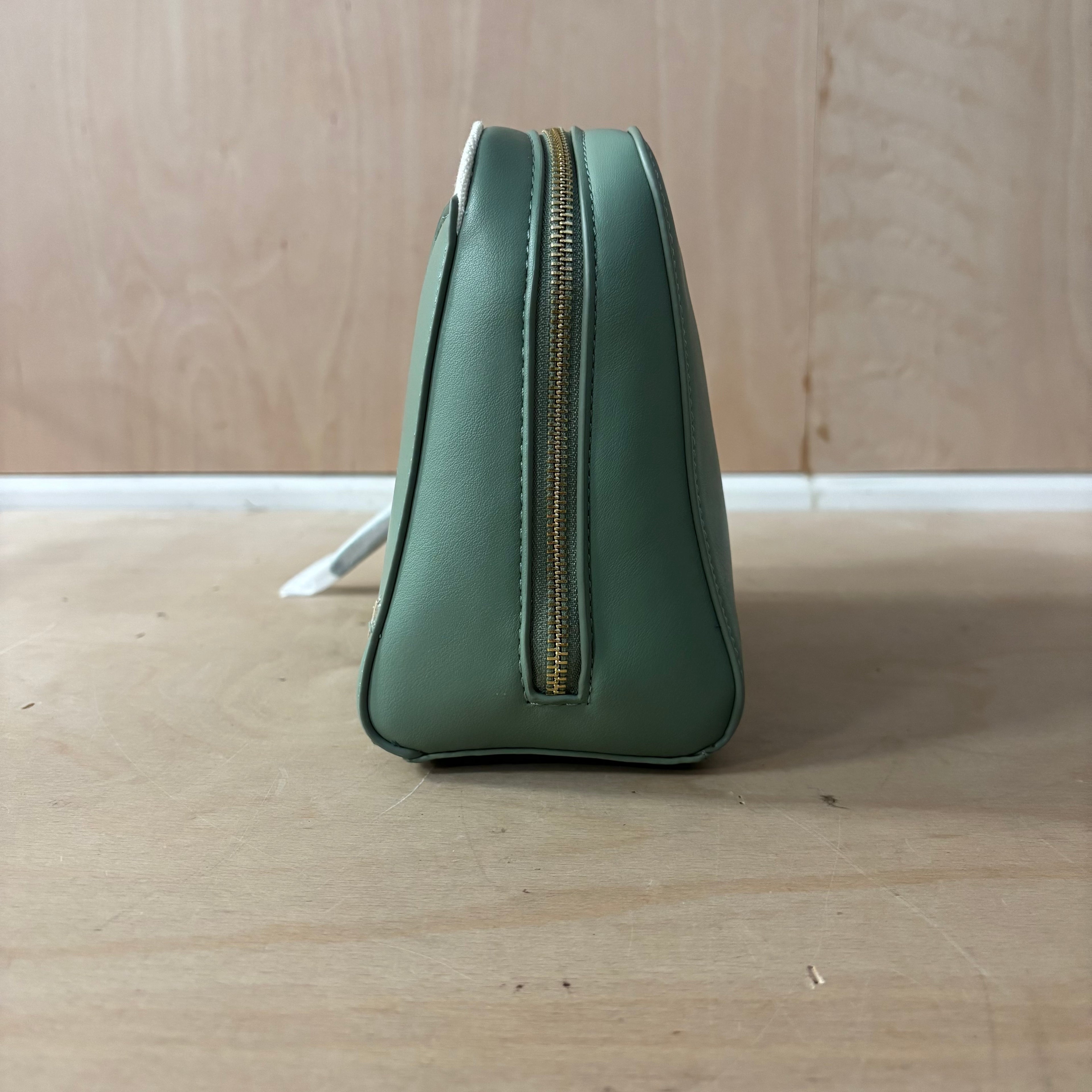 Stackers wave wash bag in wave green