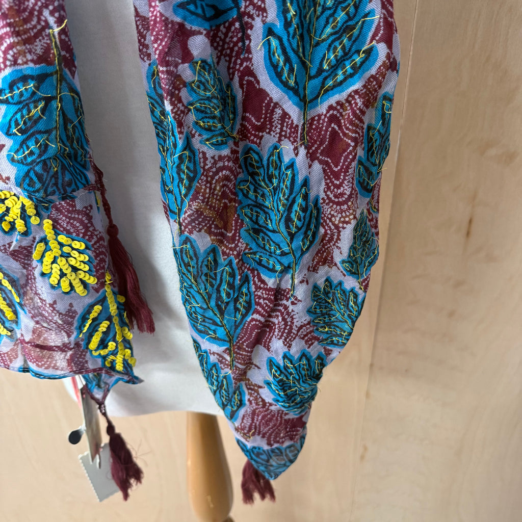 White stuff brand new dancing leaves scarf