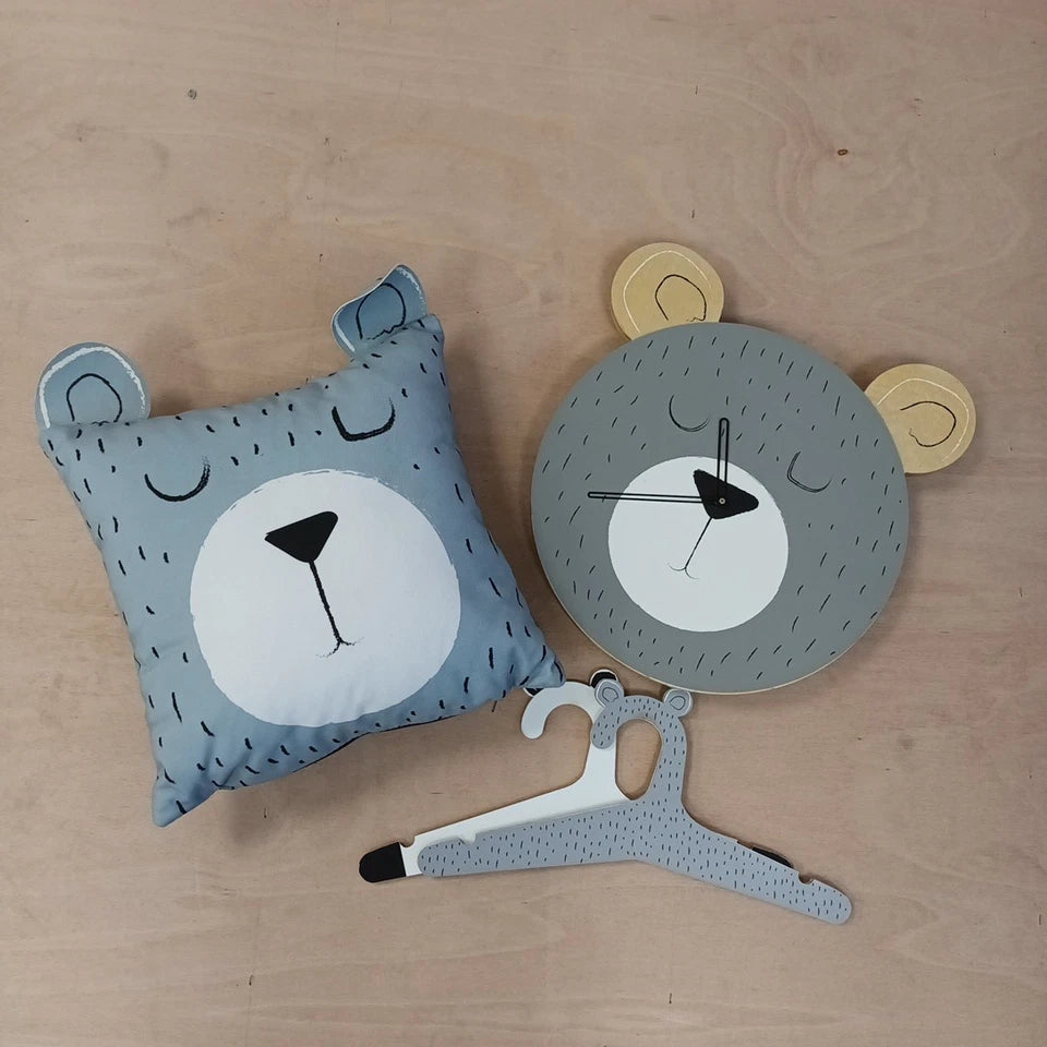 Children's nursery bear bundle incl. wall clock cushion & matching hanger
