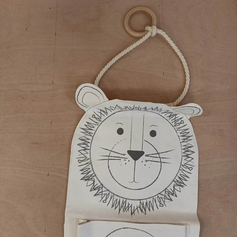 Children's nursery lion bundle incl. wall clock hanging organiser & hanger